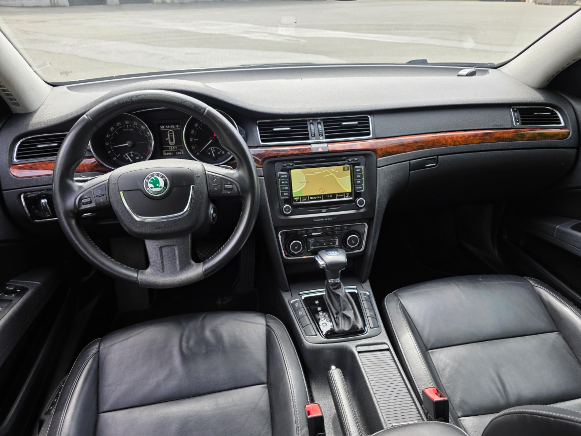 SKODA Superb Combi 2.0 TDi Elegance DSG-image-10