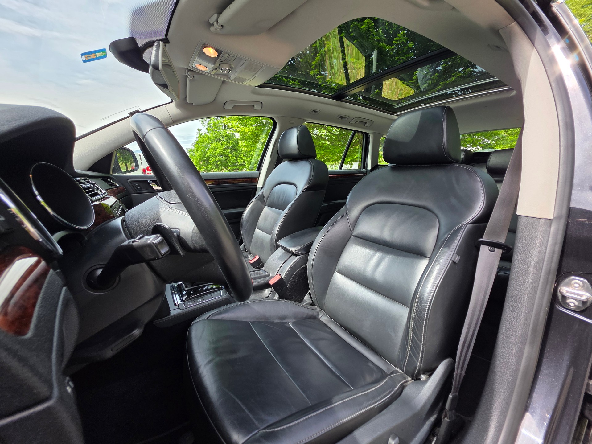 SKODA Superb Combi 2.0 TDi Elegance DSG-image-12