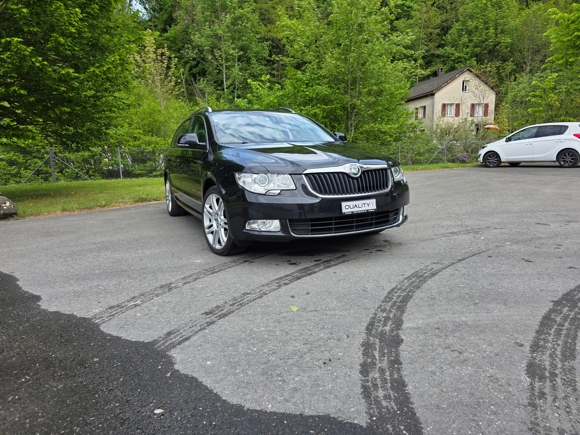 SKODA Superb Combi 2.0 TDi Elegance DSG-image-17