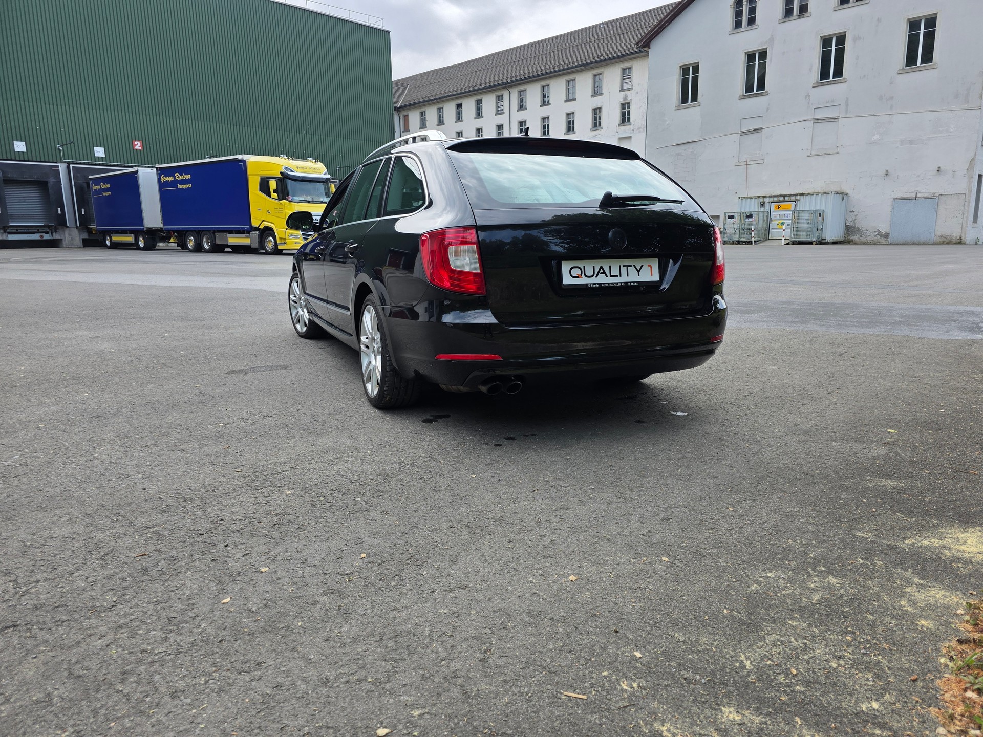 SKODA Superb Combi 2.0 TDi Elegance DSG-image-8