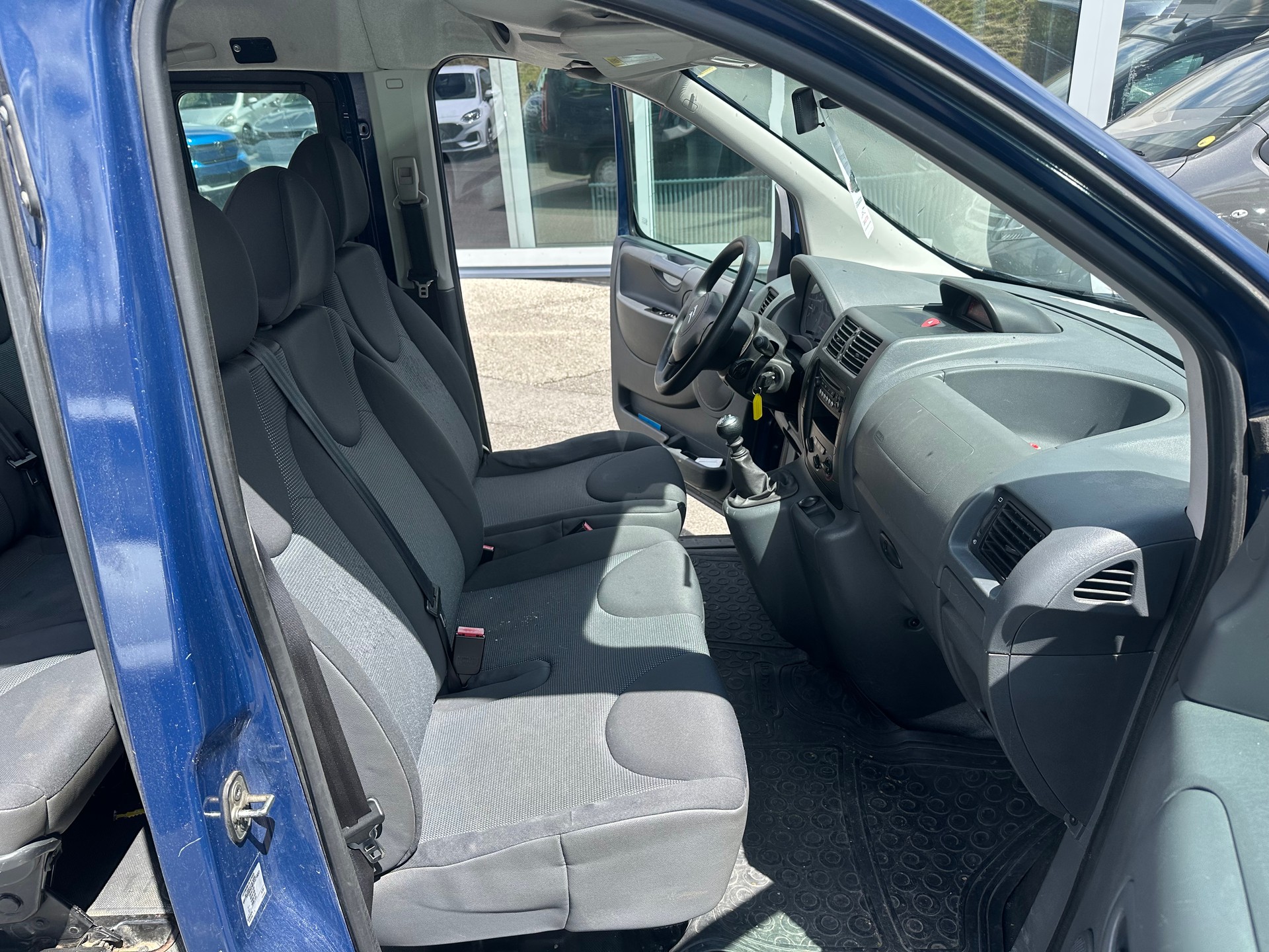 CITROEN Jumpy 2.0 HDi L2H1 Attraction-image-3