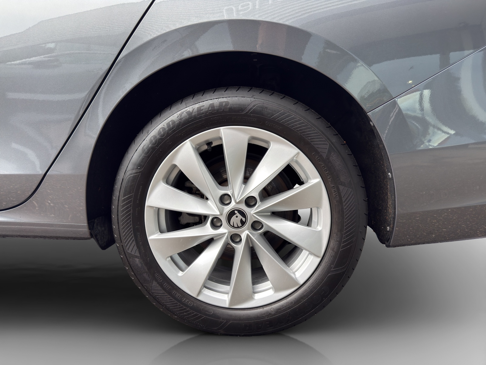 SKODA Superb Combi 2.0 TDi Selection 4x4 DSG-image-14