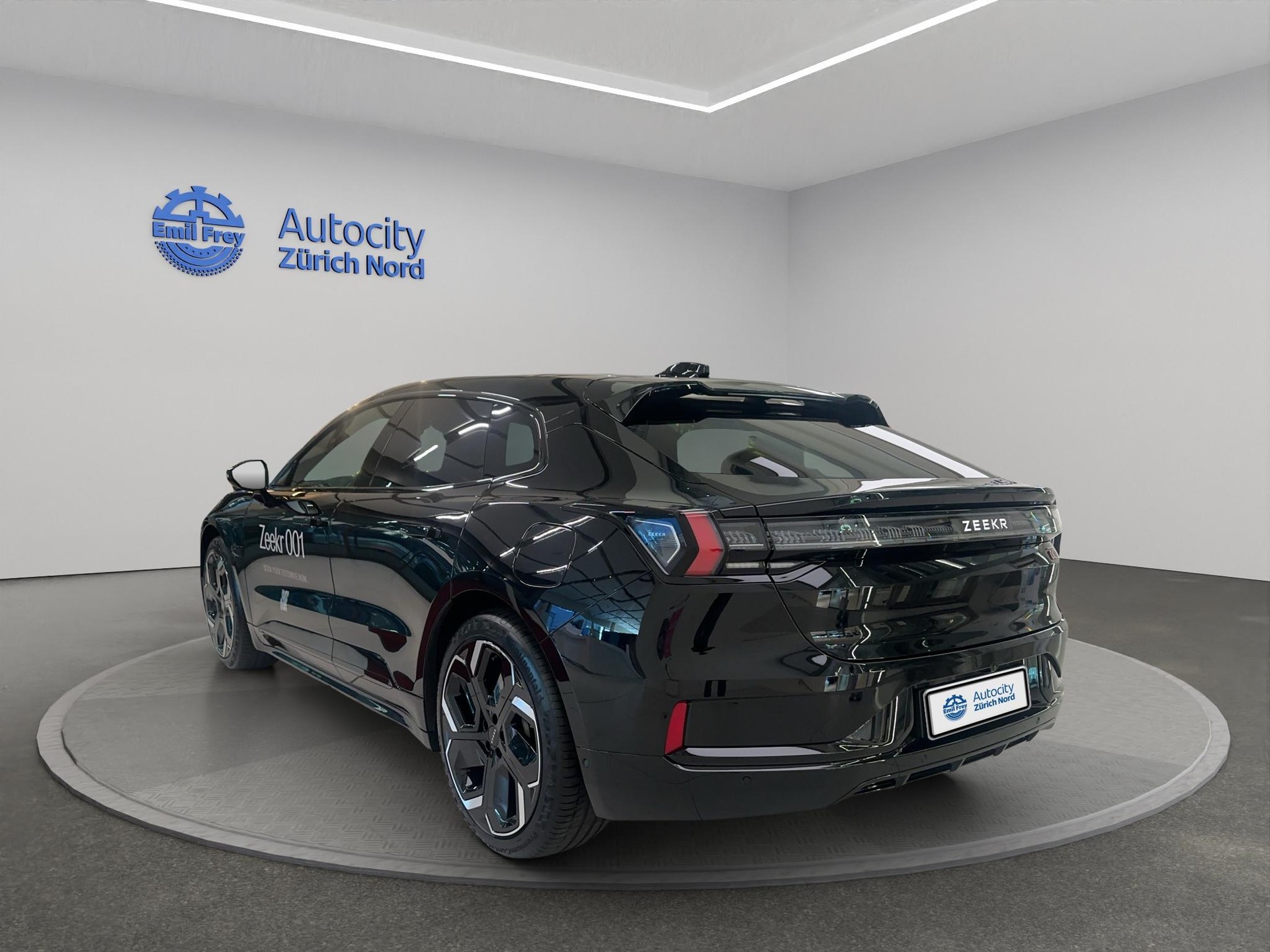 ZEEKR 001 Performance AWD-image-2
