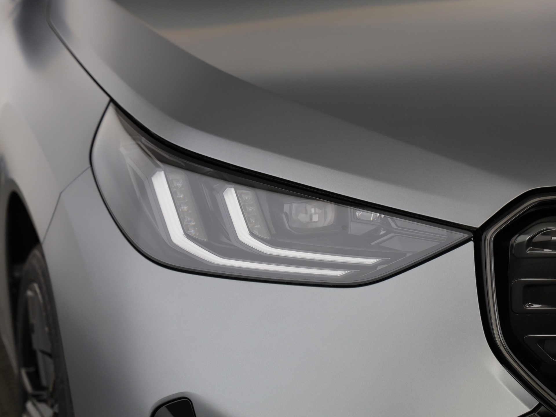 BMW X3 M50i-image-5