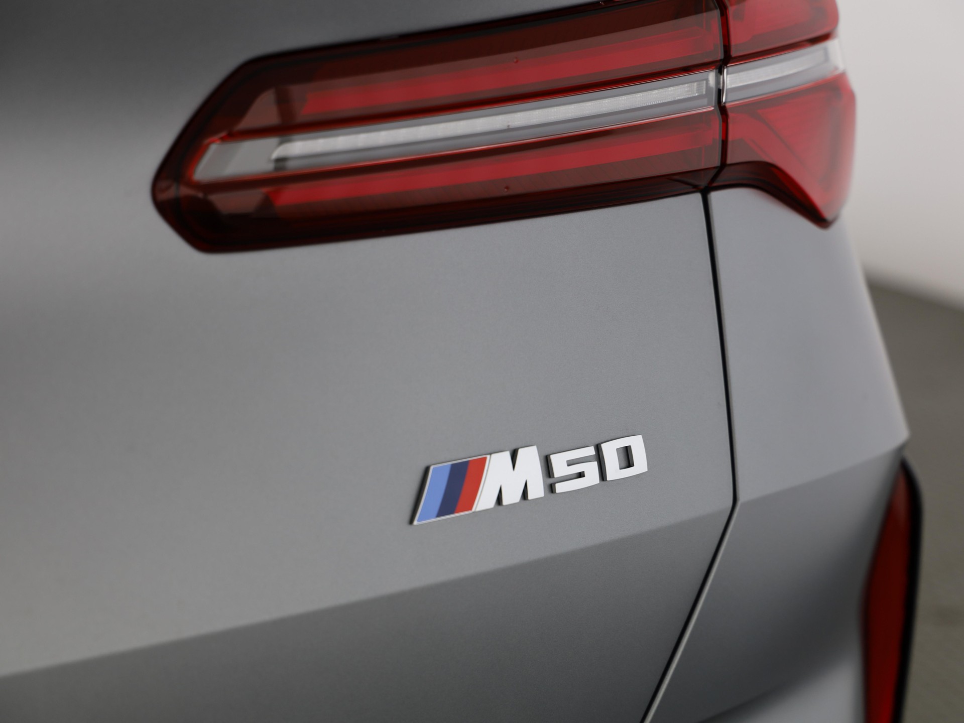 BMW X3 M50i-image-12