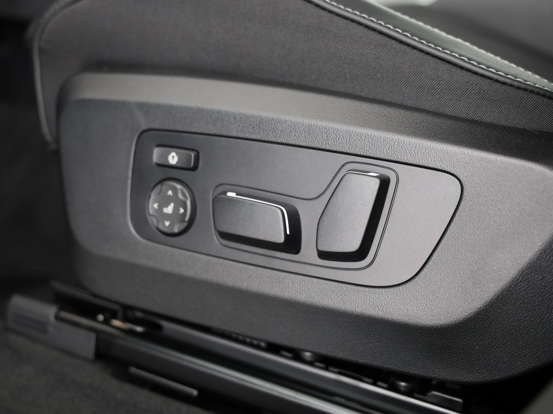 BMW X3 M50i-image-8