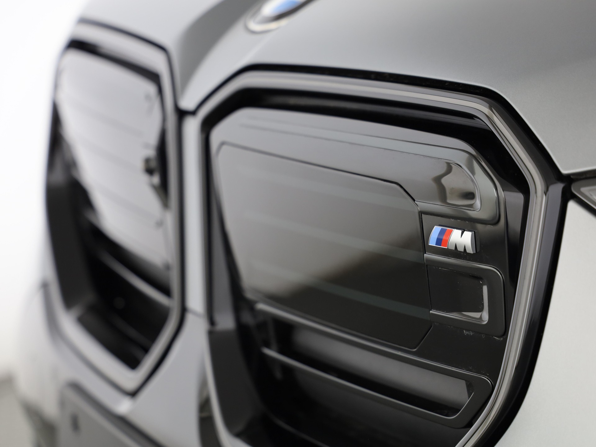 BMW X3 M50i-image-6