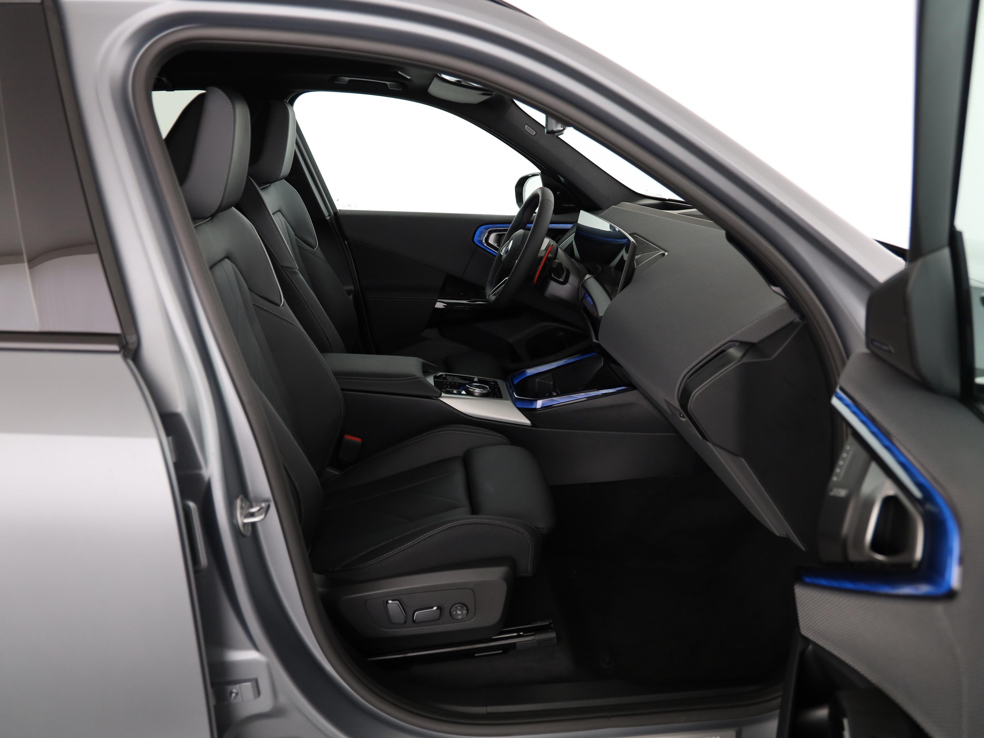 BMW X3 M50i-image-18