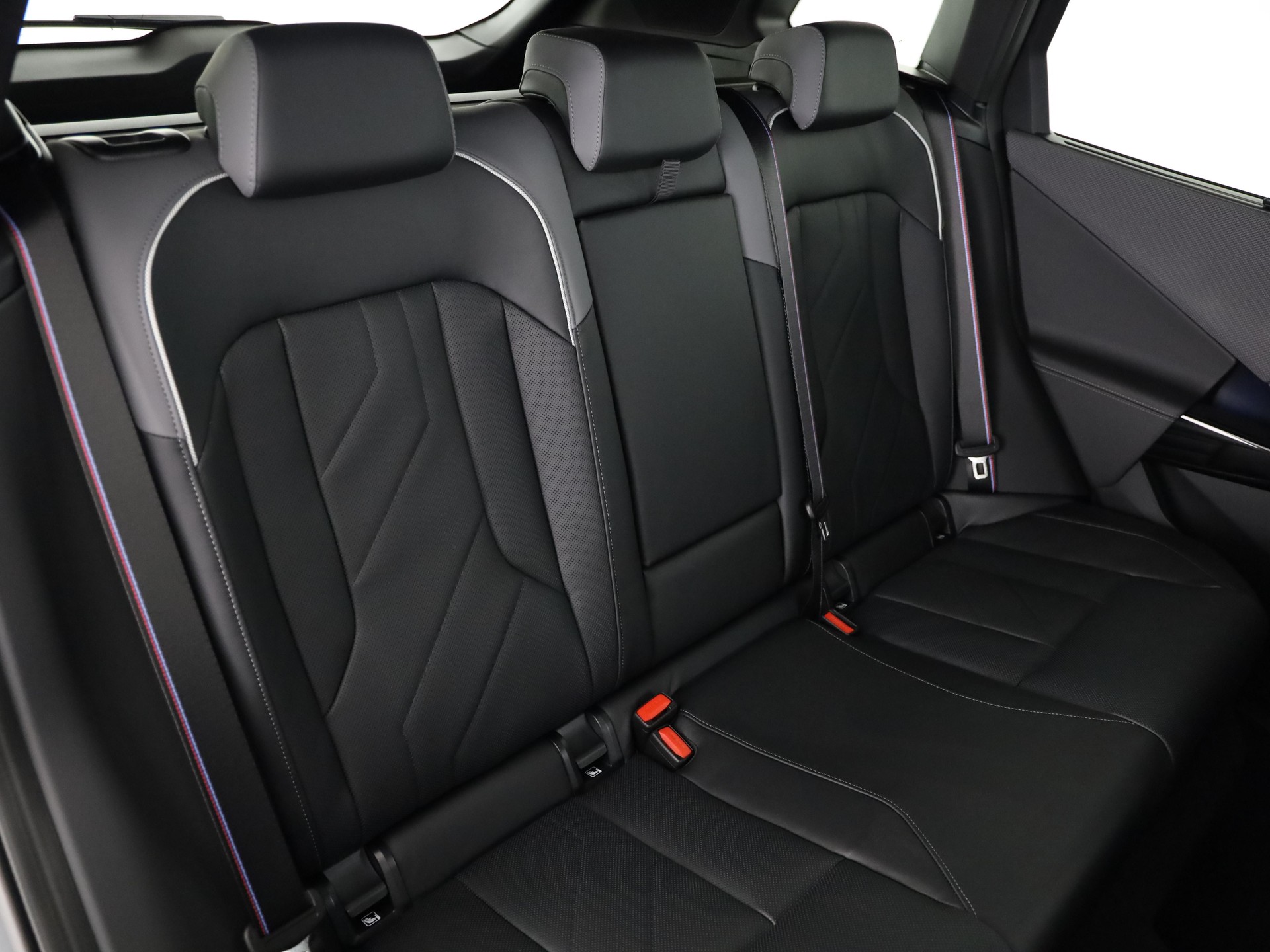 BMW X3 M50i-image-16