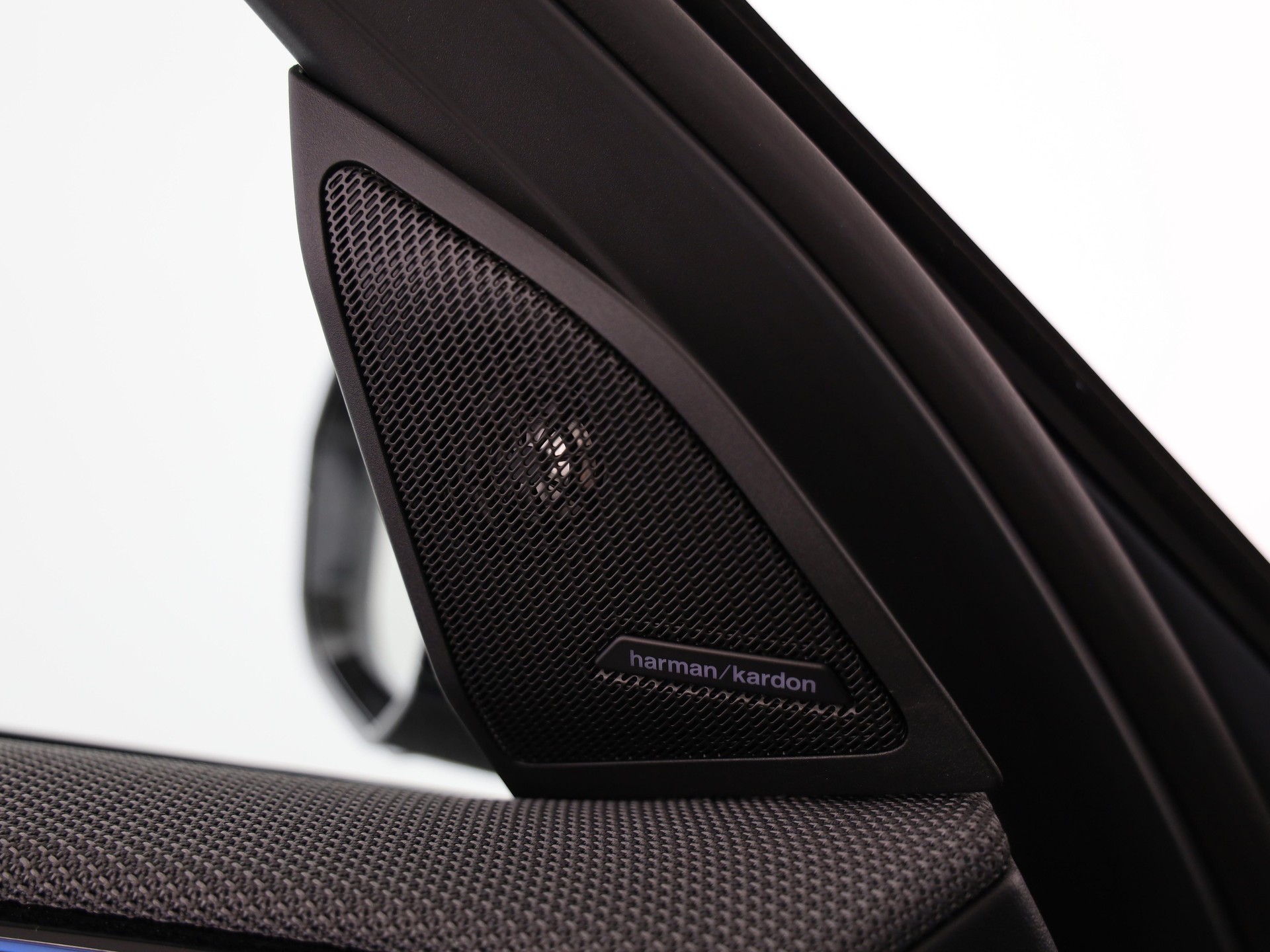 BMW X3 M50i-image-10