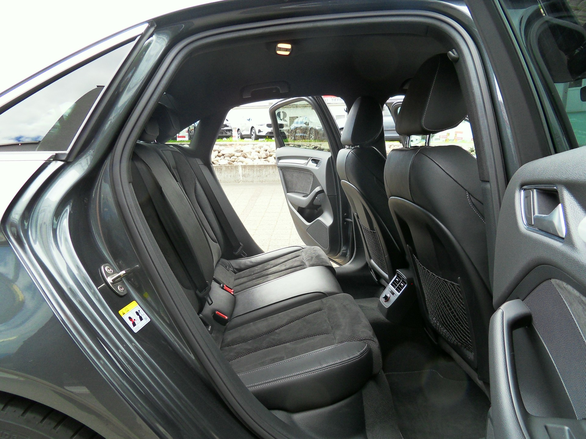 AUDI A3 Limousine 1.4 TFSI Ambiente S-tronic-image-14