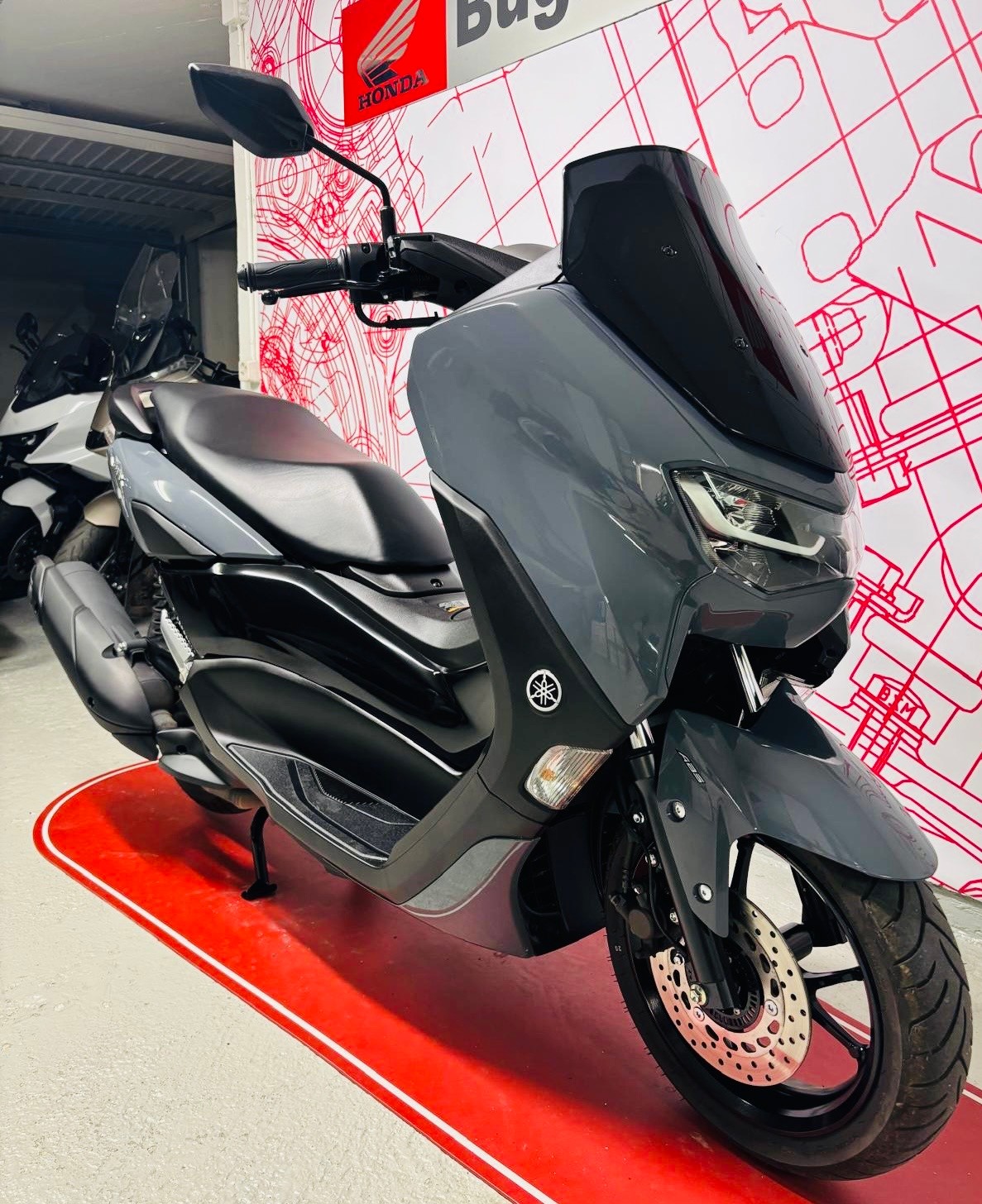 YAMAHA N-Max GPD 125-showroom-element-1