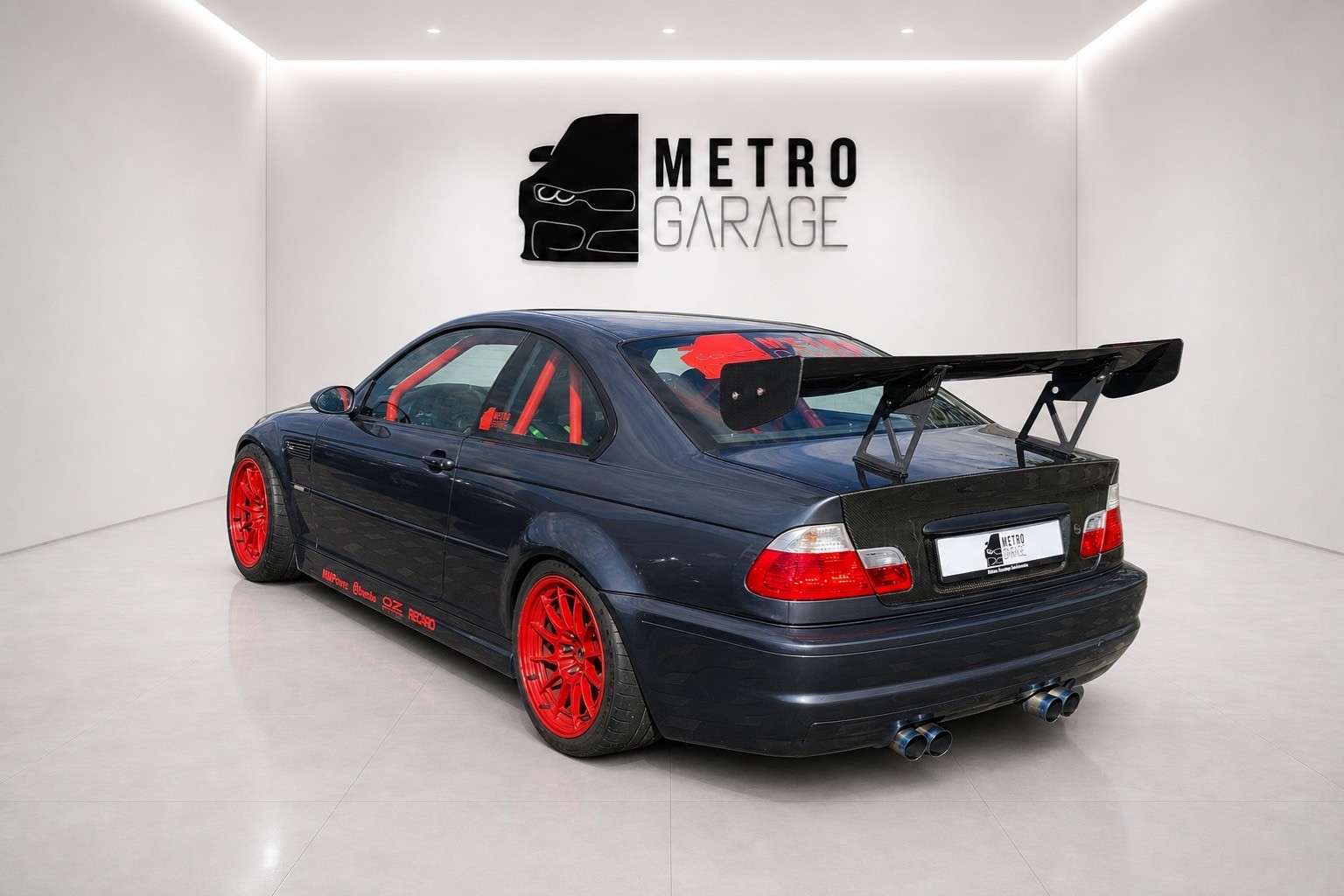 BMW M3-showroom-element-2