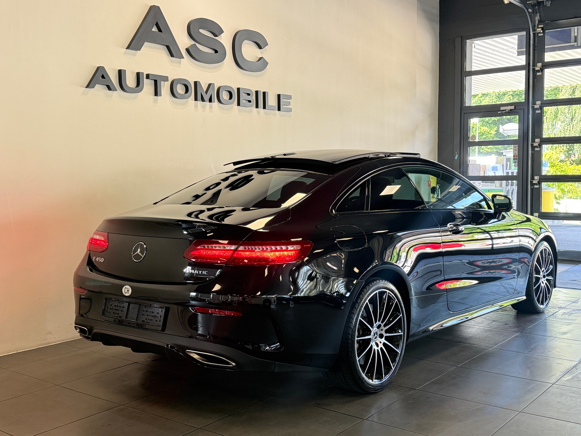 MERCEDES-BENZ E 450 Coupé AMG Line 4 Matic 9G-Tronic Night Paket-showroom-element-2