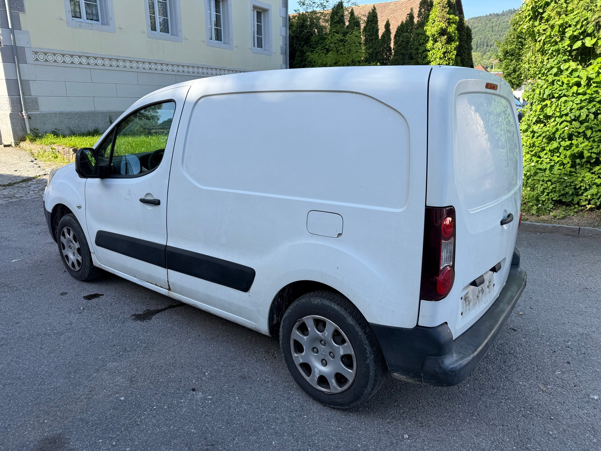 PEUGEOT PARTNER-image-3