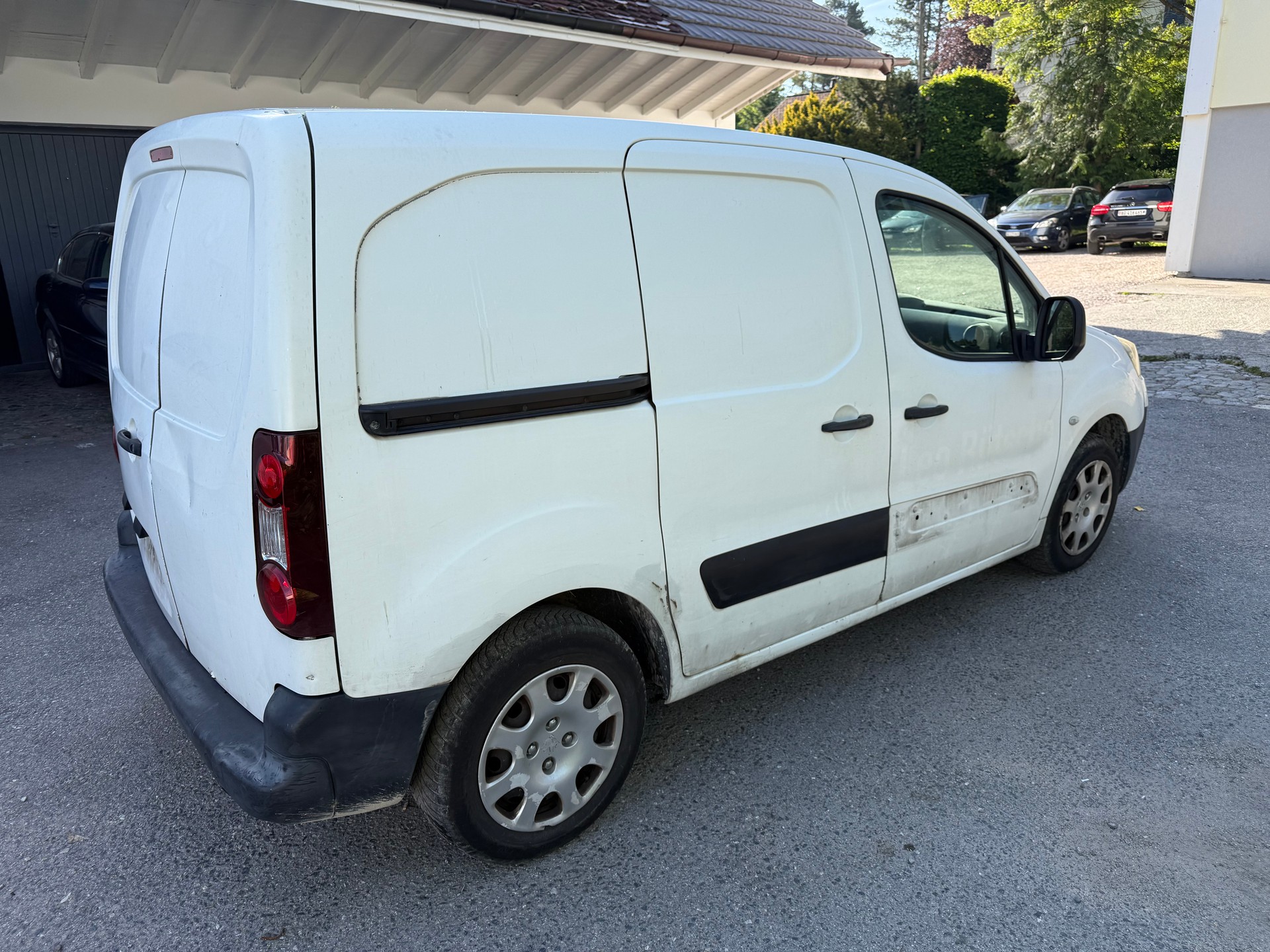 PEUGEOT PARTNER-image-5