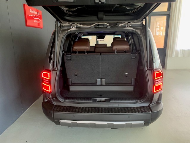 TOYOTA Land Cruiser 2.8 D 48V Invincible-image-8