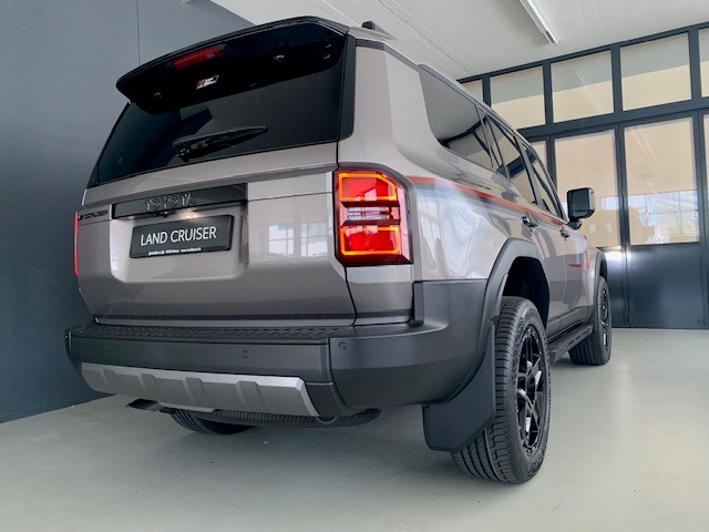 TOYOTA Land Cruiser 2.8 D 48V Invincible-image-21