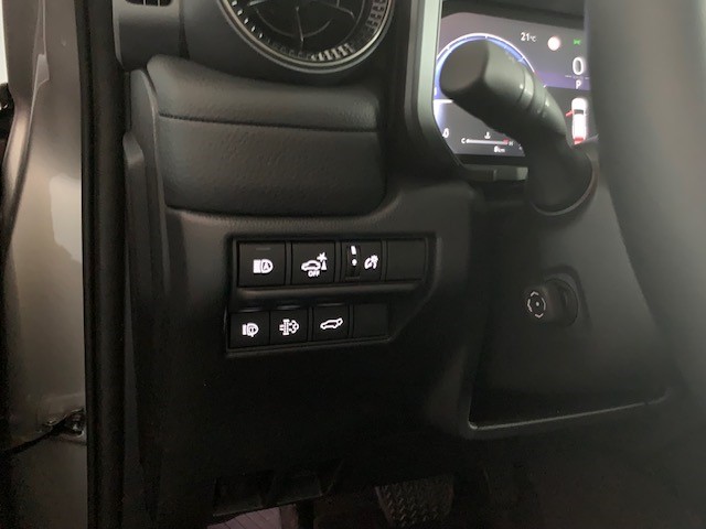 TOYOTA Land Cruiser 2.8 D 48V Invincible-image-16