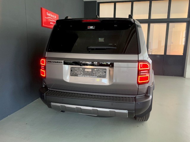 TOYOTA Land Cruiser 2.8 D 48V Invincible-image-6