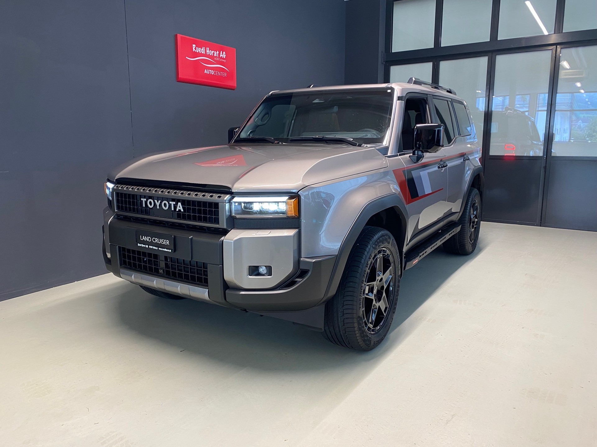TOYOTA Land Cruiser 2.8 D 48V Invincible