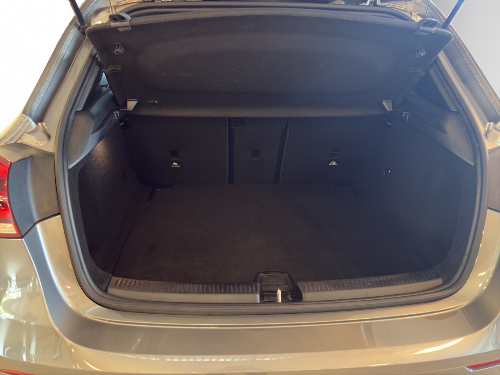 MERCEDES-BENZ A 45 AMG 4Matic+-image-5