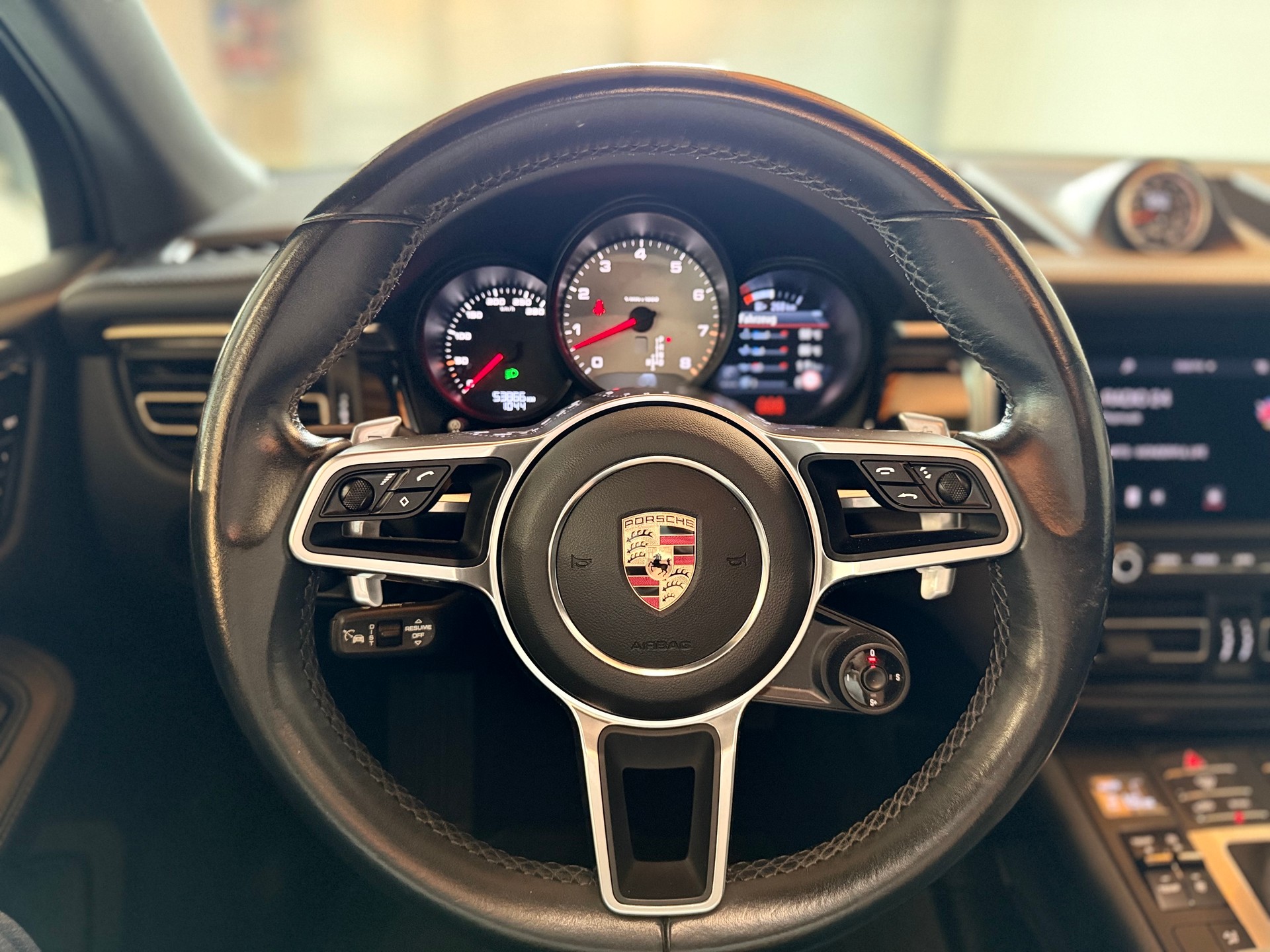 PORSCHE Macan S PDK-image-14