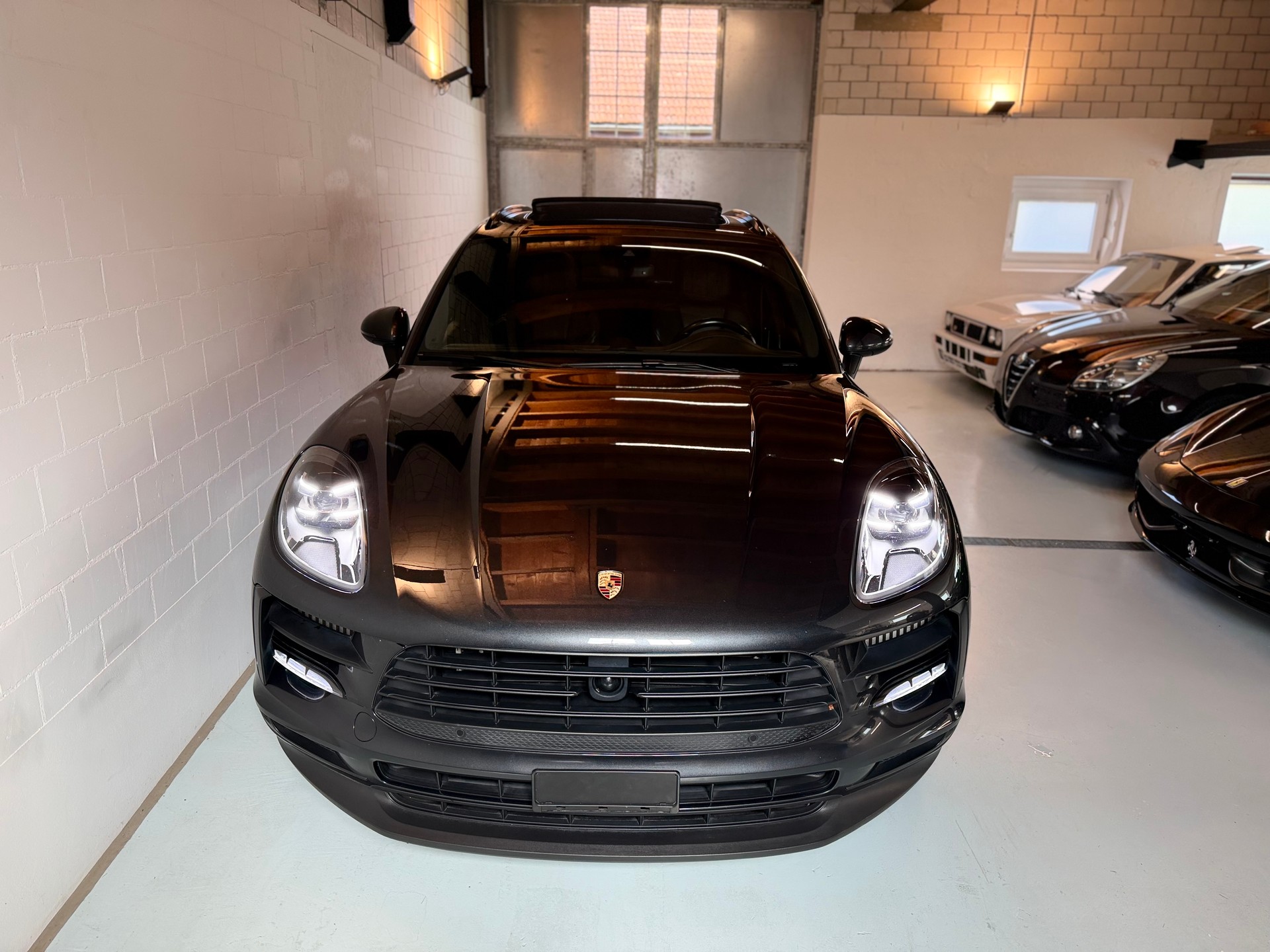 PORSCHE Macan S PDK-showroom-element-2