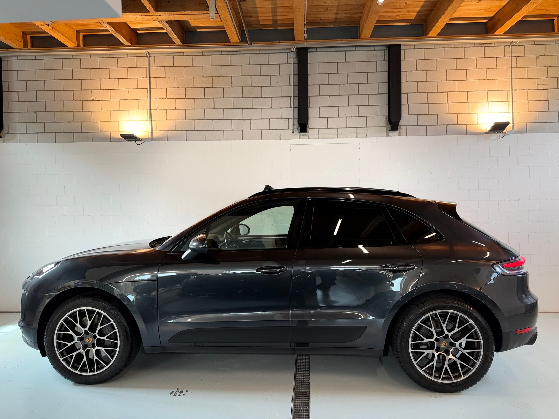 PORSCHE Macan S PDK-showroom-element-3