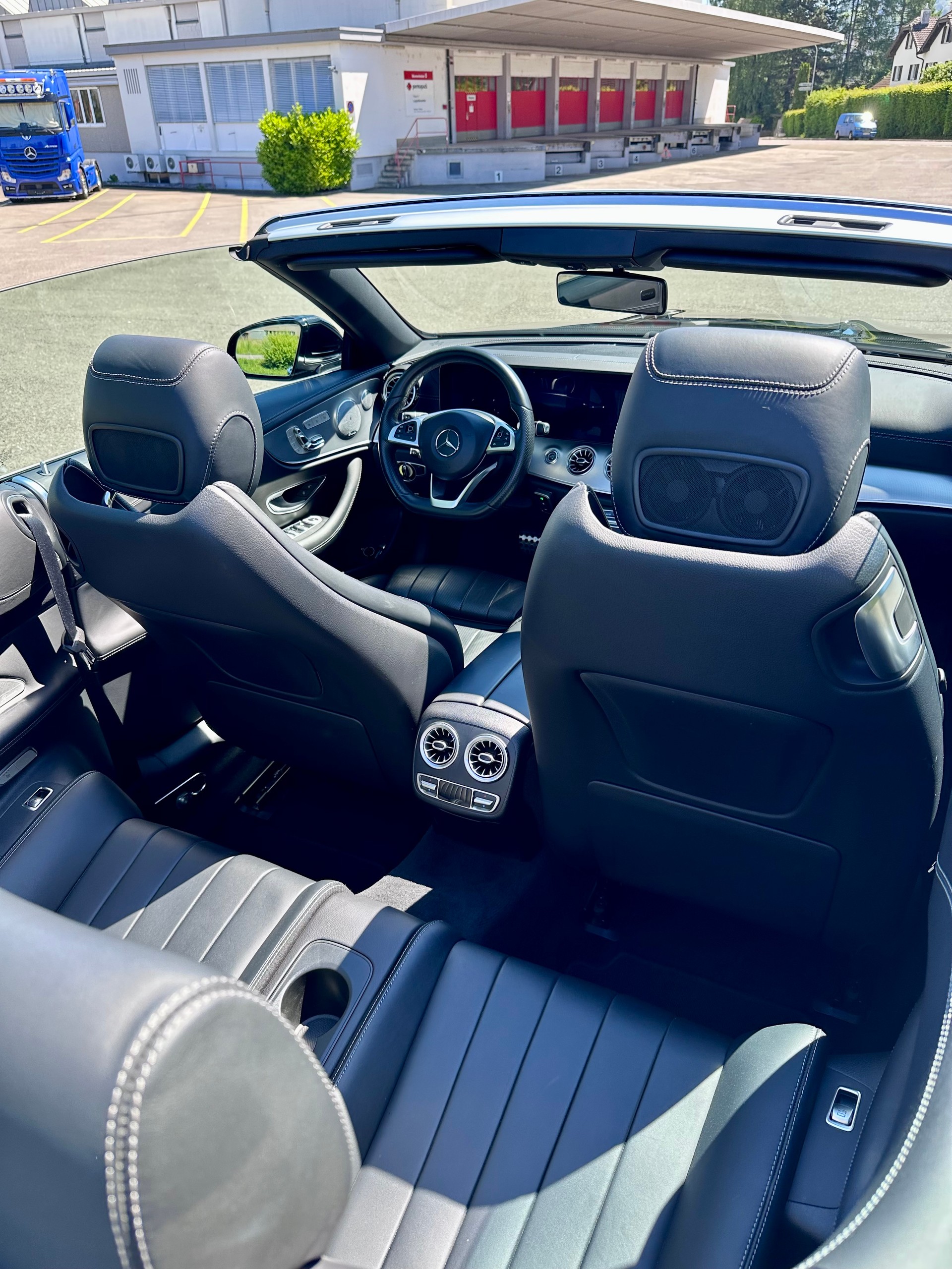 MERCEDES-BENZ E 400 AMG Line 4matic-image-4
