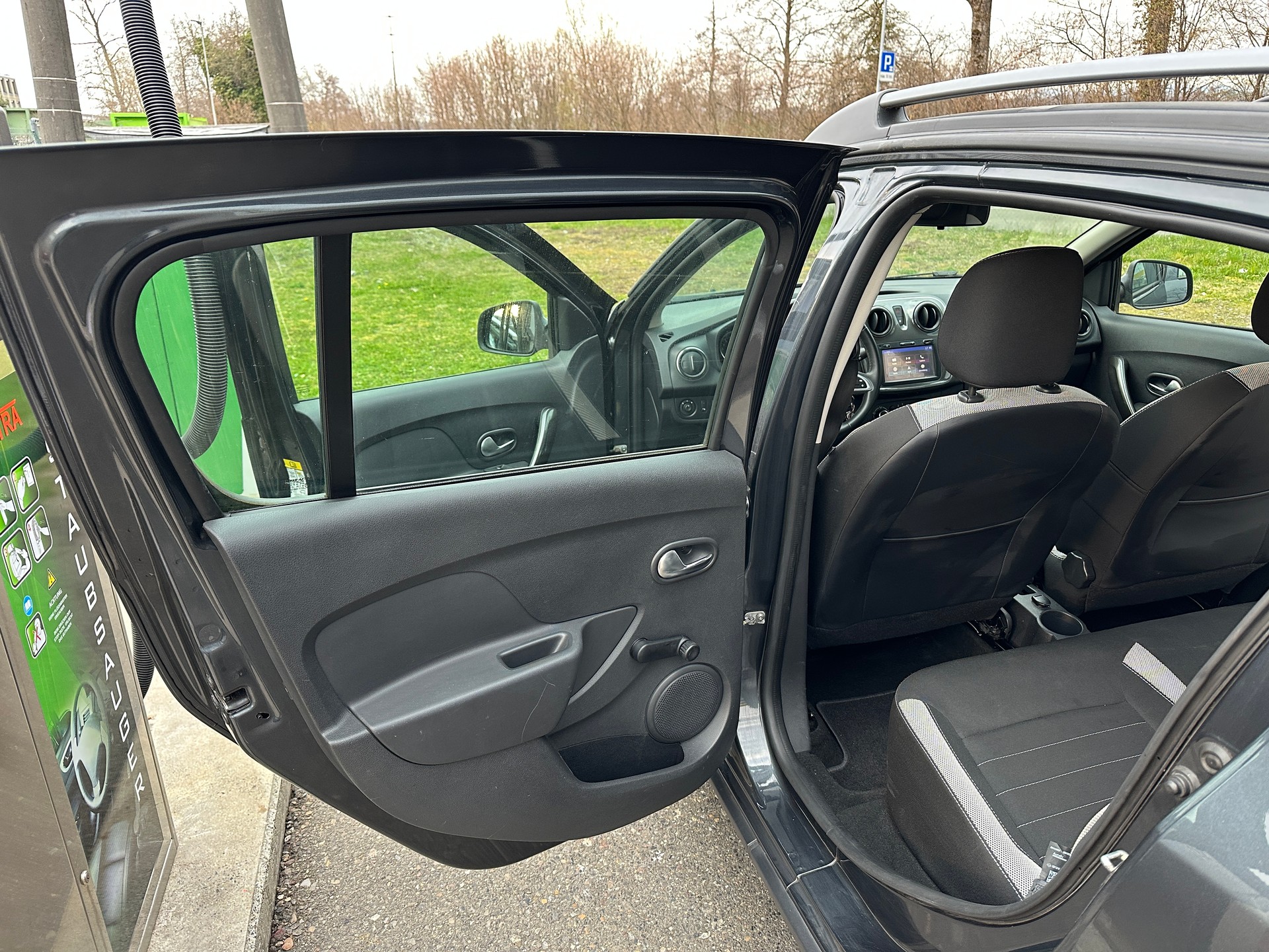 DACIA Tce 90 Stepway Crossover-image-5