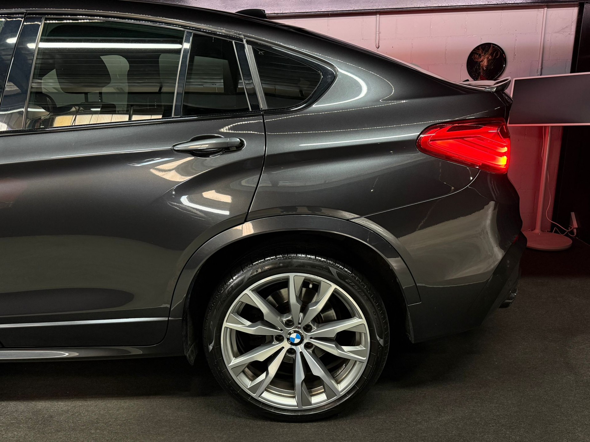 BMW X4 M 40i Steptronic / 360° Camera / Driving Assistant / Full Service by BMW / EL.Sitze-image-10