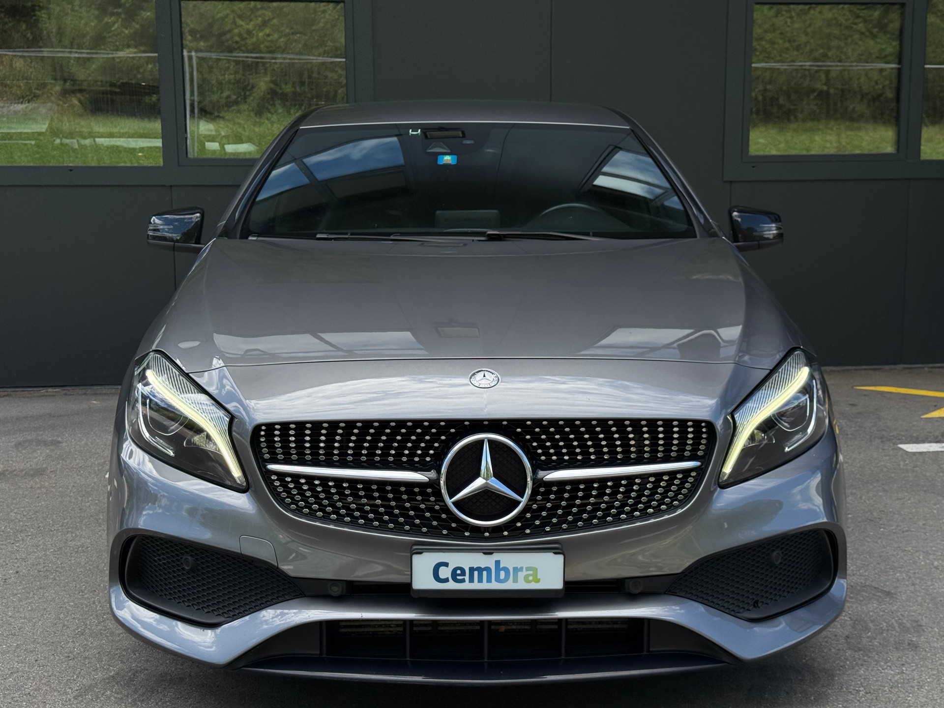 MERCEDES-BENZ A 200 AMG Line 7G-DCT-image-2