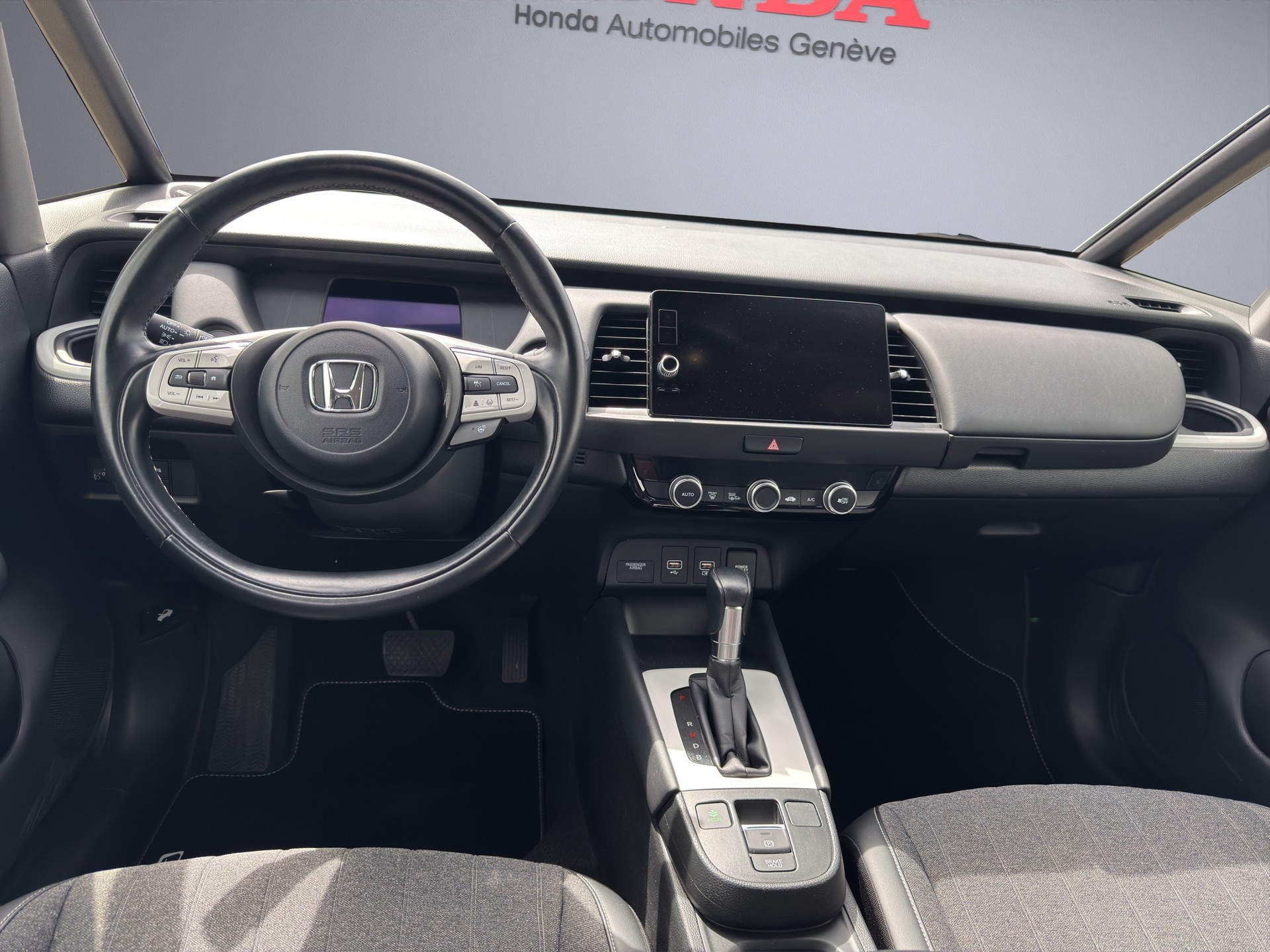 HONDA Jazz 1.5 i-MMD Executive-image-8