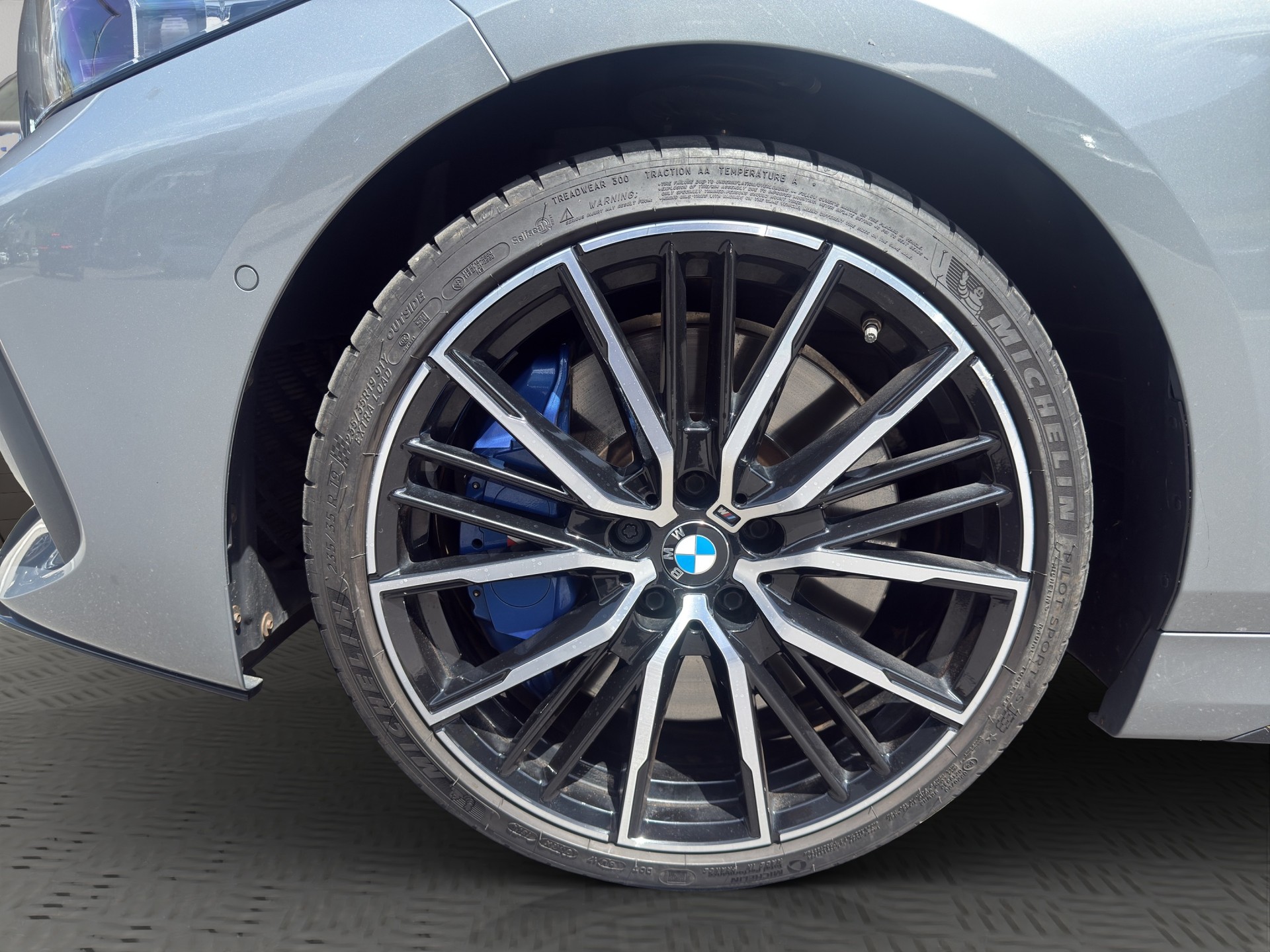 BMW M135i xDrive Steptronic-image-8