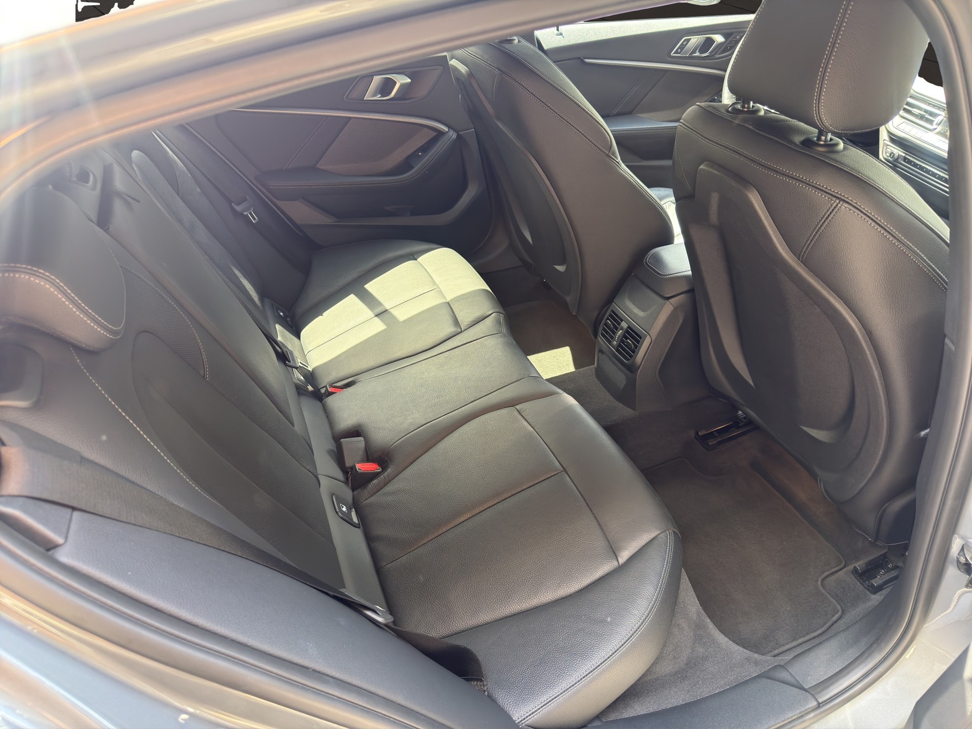 BMW M135i xDrive Steptronic-image-19