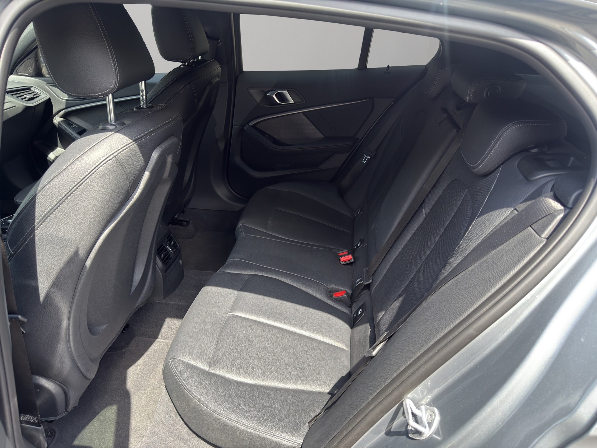 BMW M135i xDrive Steptronic-image-16