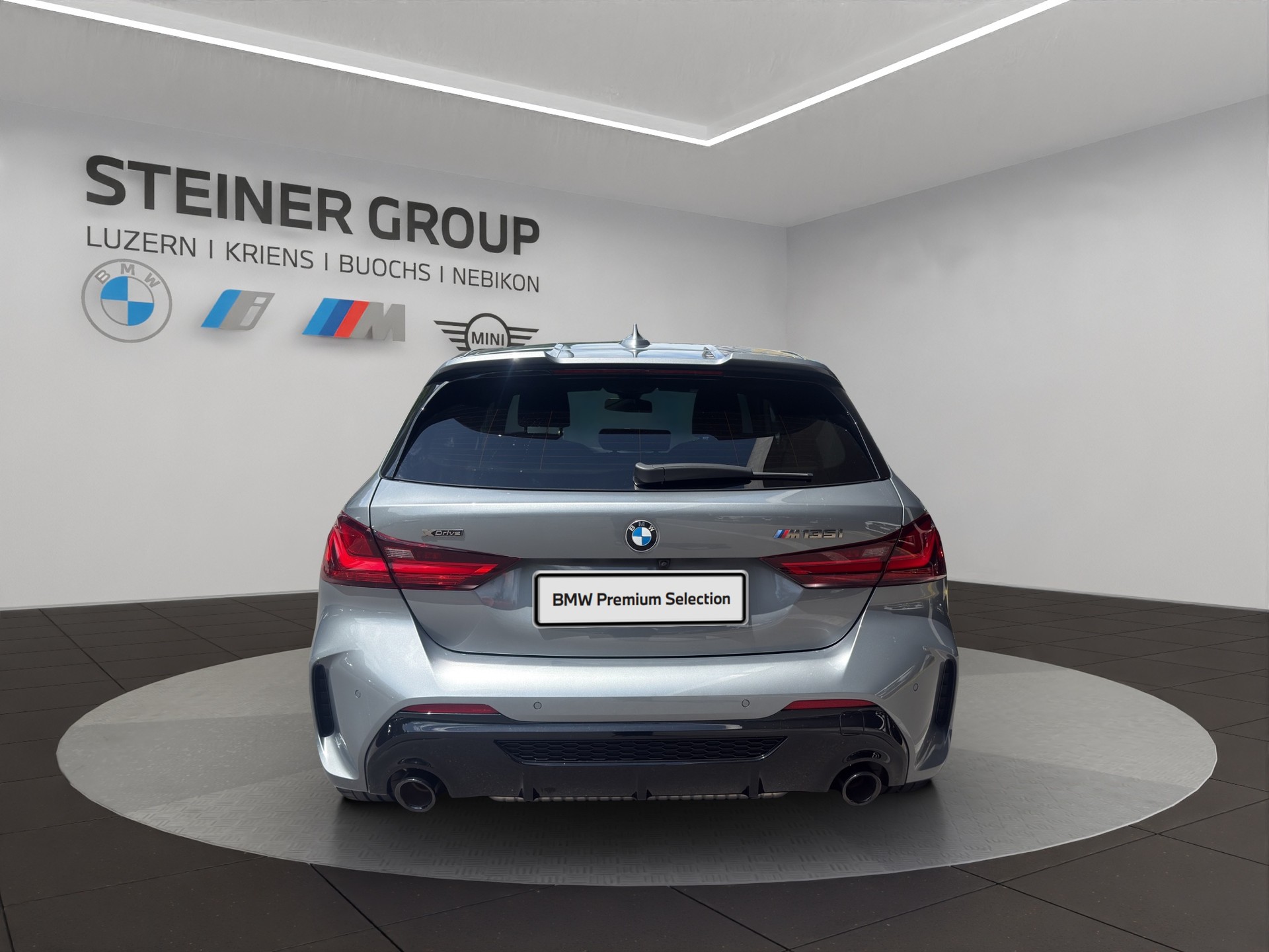 BMW M135i xDrive Steptronic-image-5