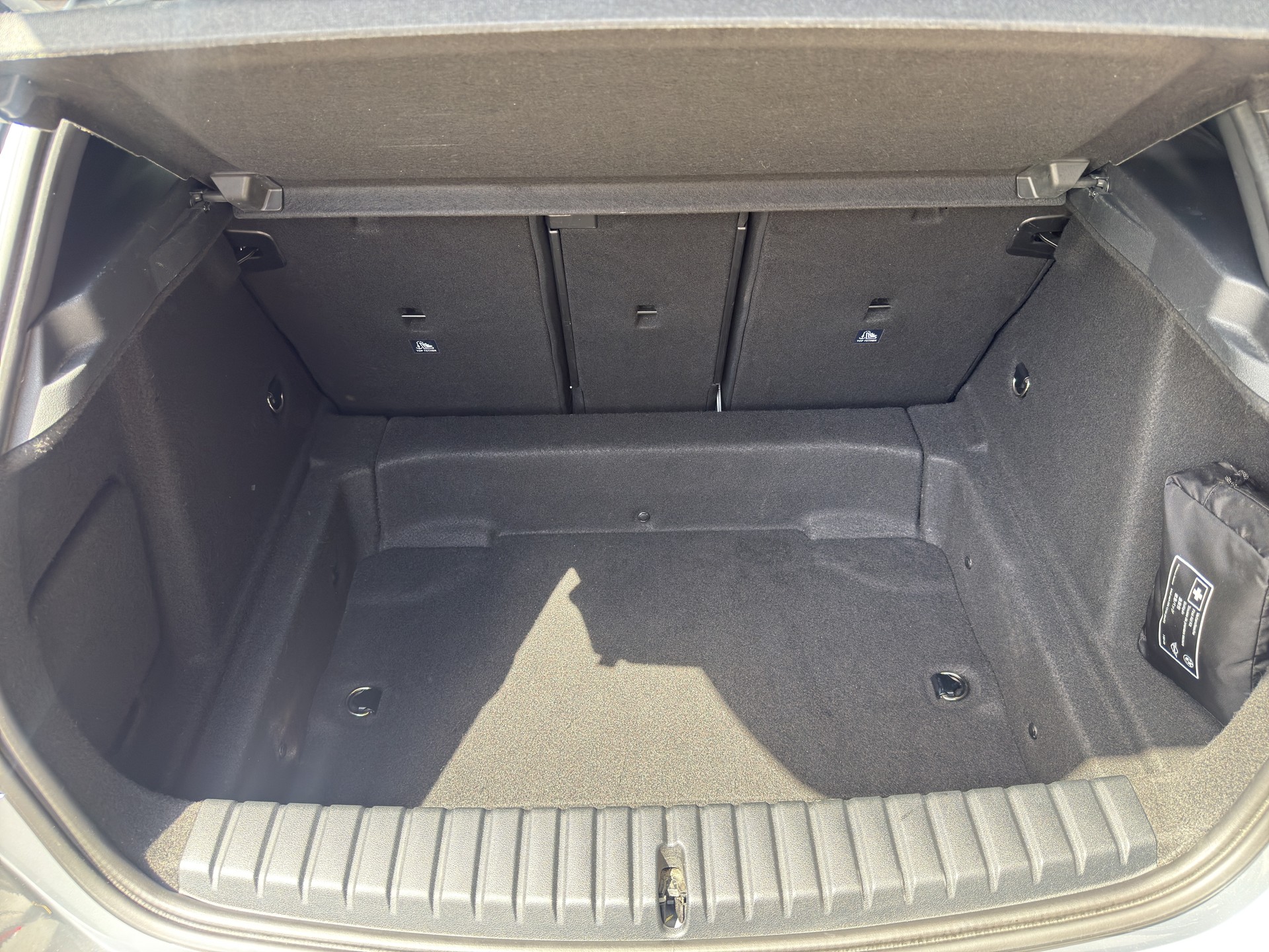 BMW M135i xDrive Steptronic-image-17