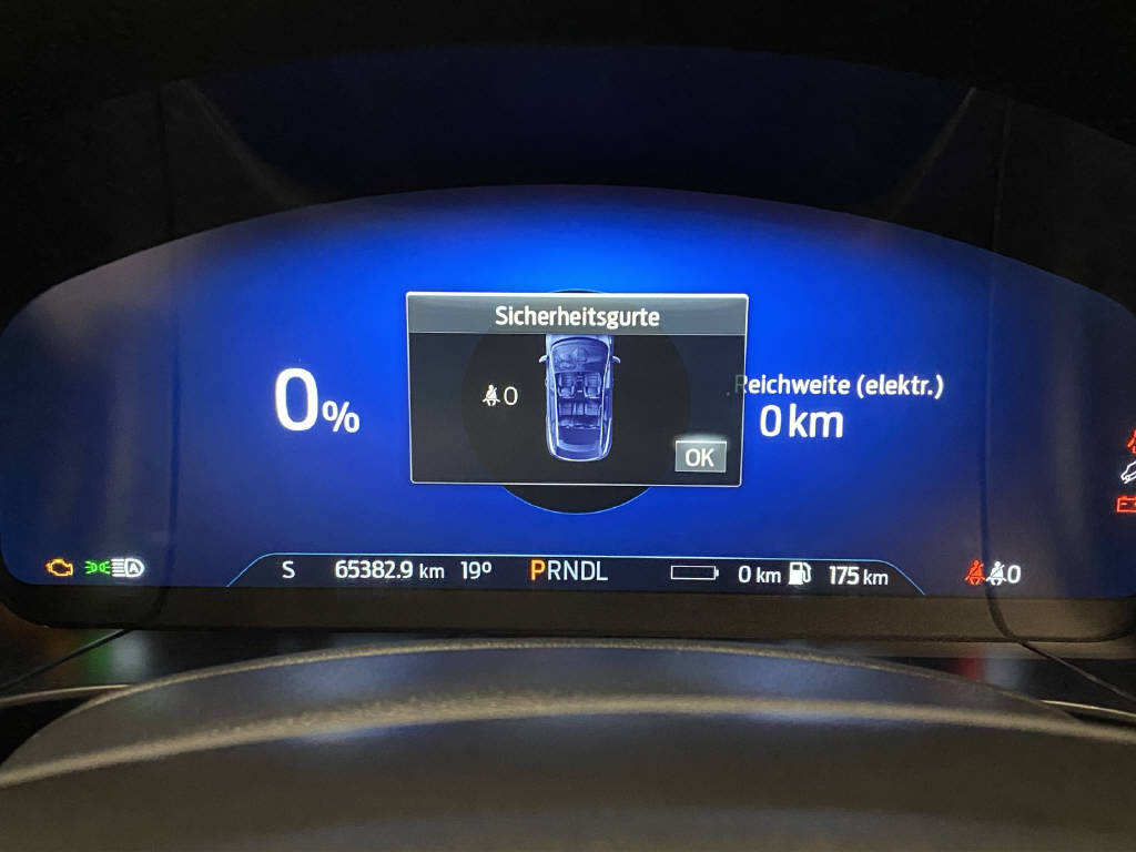 FORD Kuga 2.5 Plug-in Hybrid Vignale-image-8
