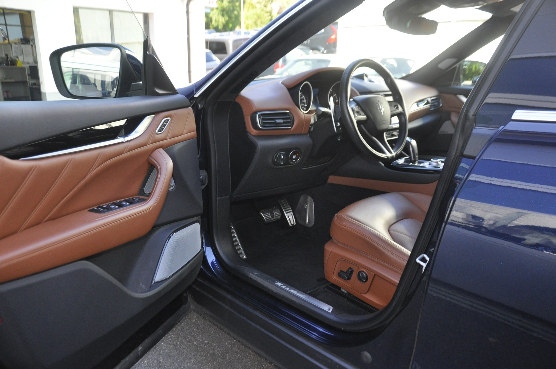 MASERATI Levante 3.0 V6 GranLusso Automatica-image-8