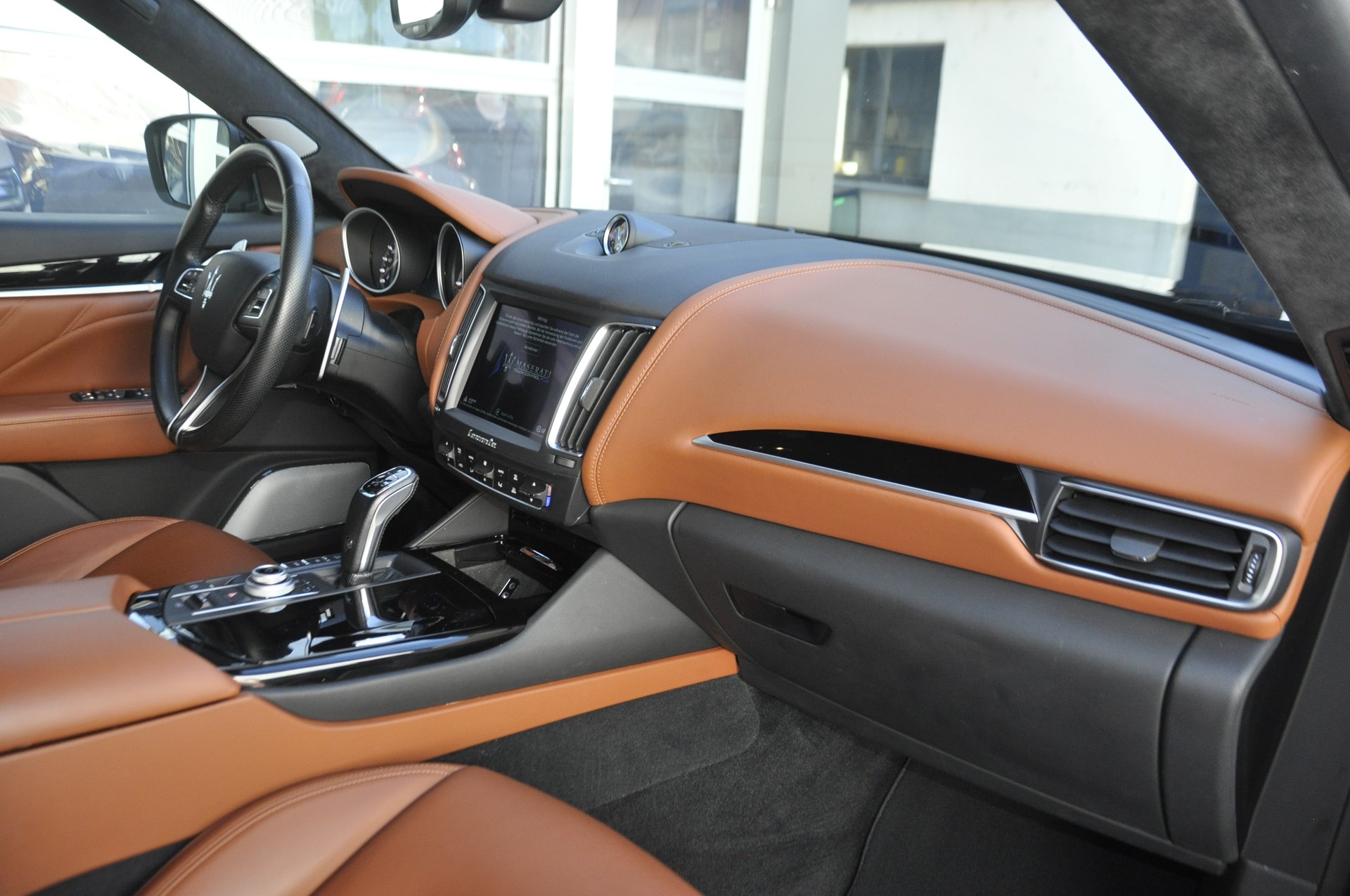 MASERATI Levante 3.0 V6 GranLusso Automatica-image-7