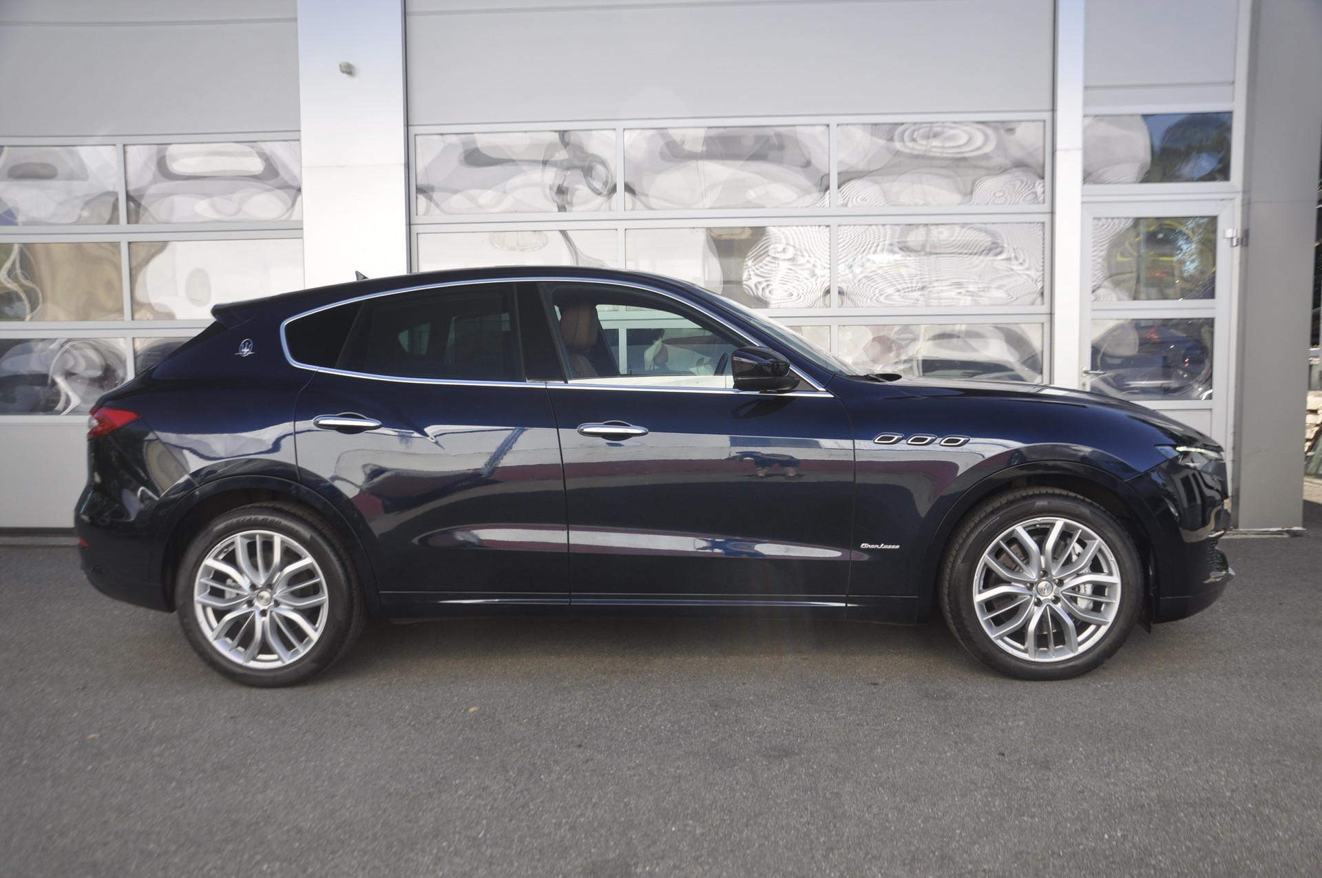 MASERATI Levante 3.0 V6 GranLusso Automatica-image-1