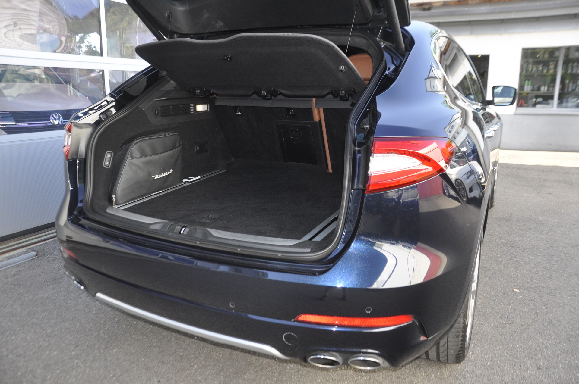 MASERATI Levante 3.0 V6 GranLusso Automatica-image-4