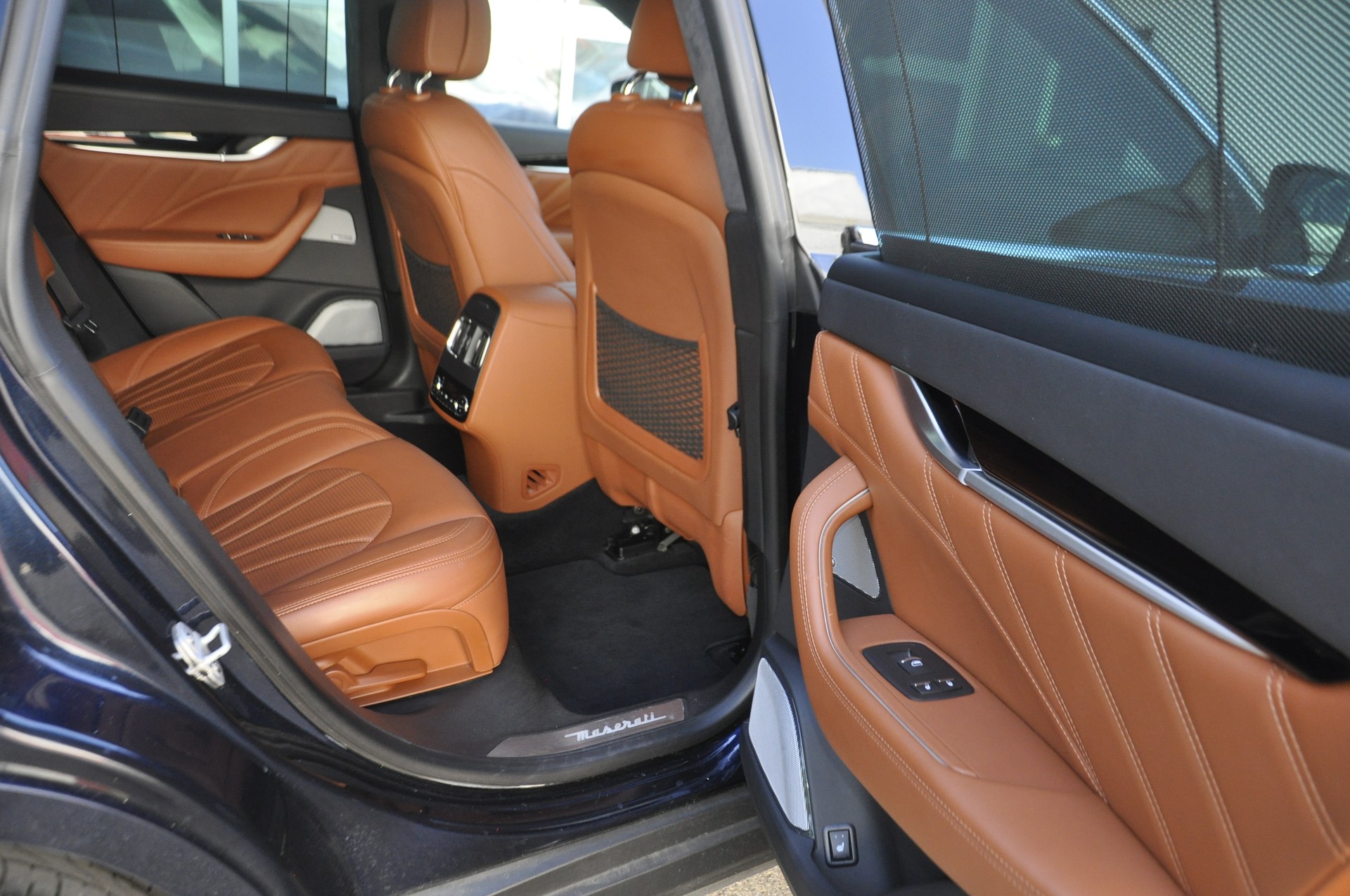 MASERATI Levante 3.0 V6 GranLusso Automatica-image-5