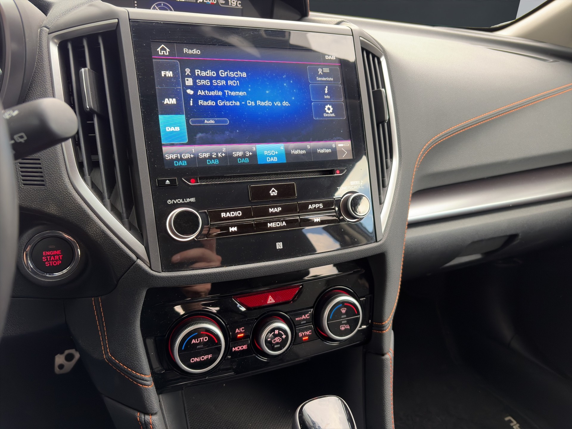 SUBARU XV 2.0i e-Boxer Swiss Plus-image-12