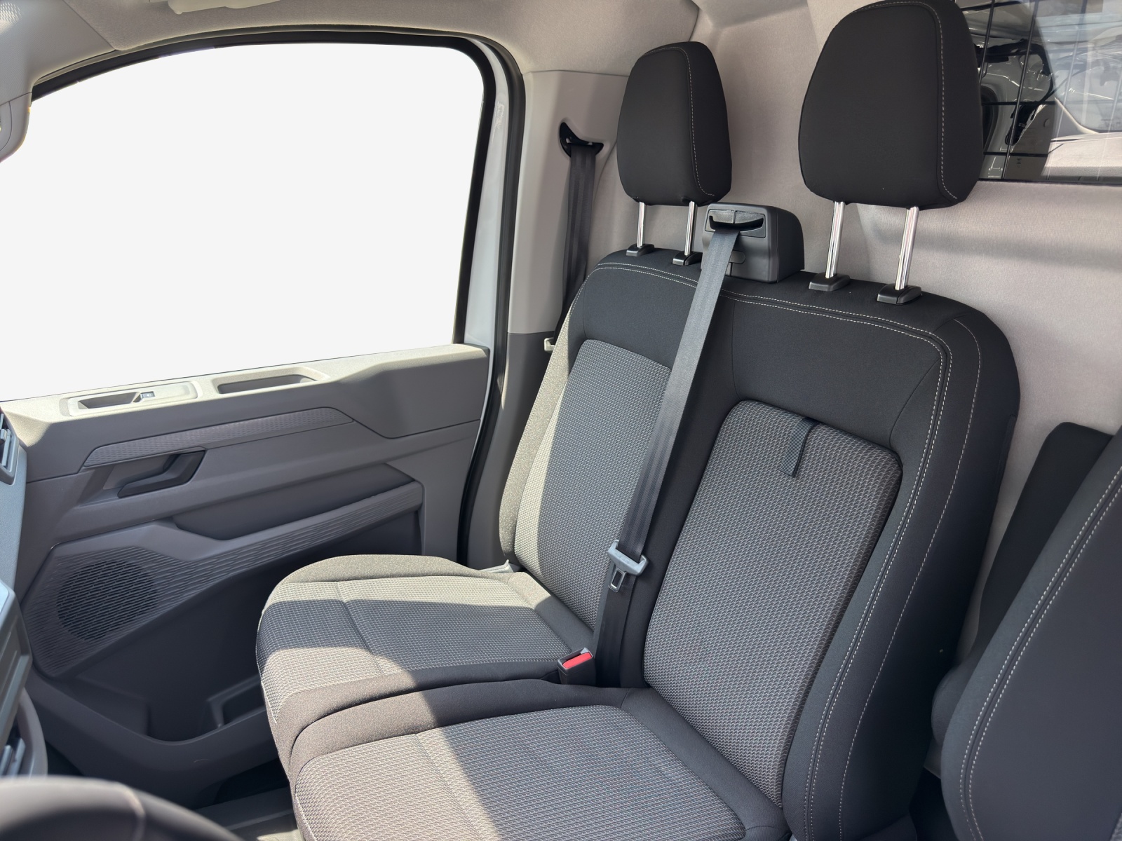 VW Transporter 2.5 TSI e-Hybrid-image-11