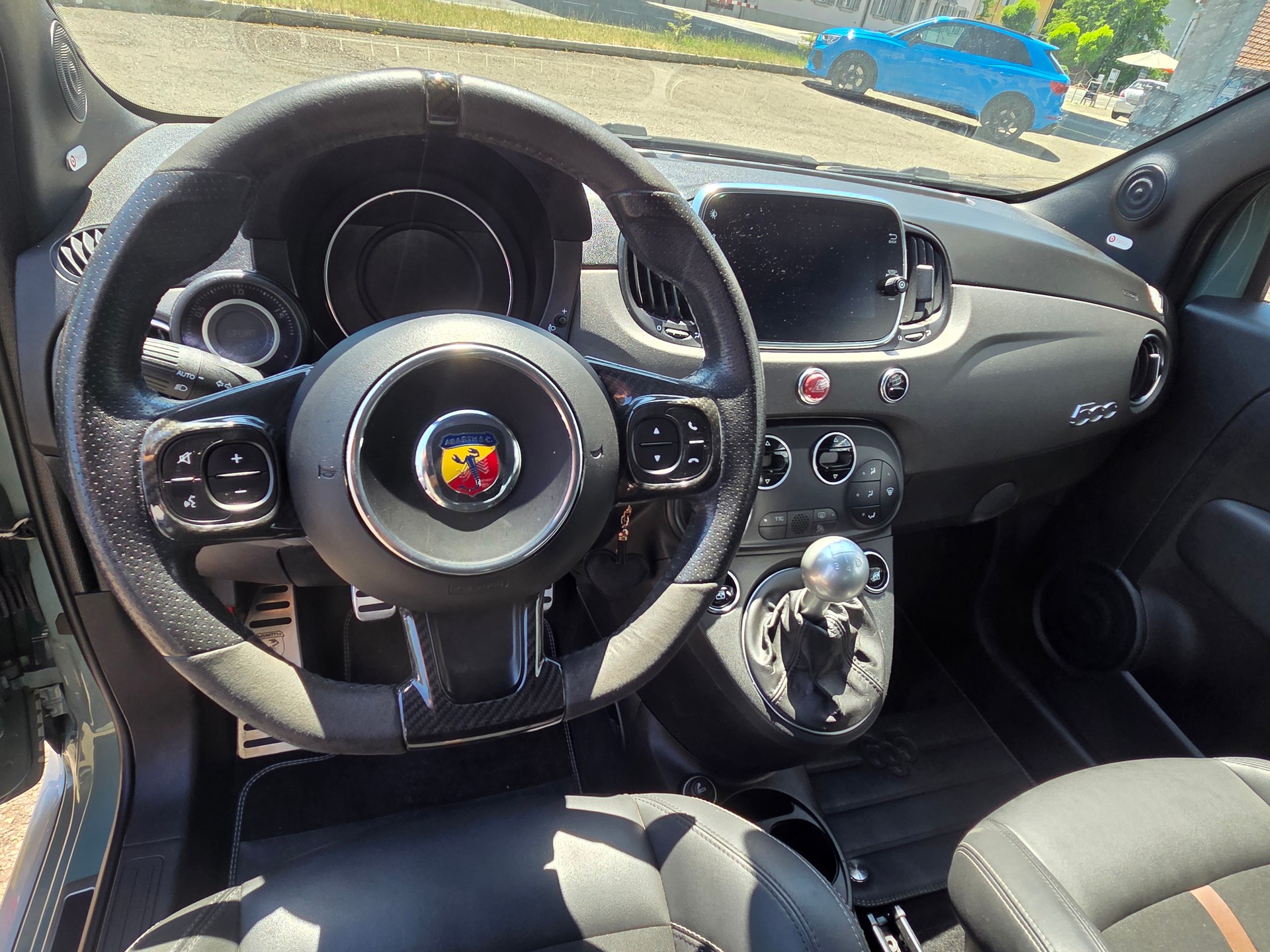 FIAT 695 1.4 16V Turbo Abarth 70 Anniversario-image-2