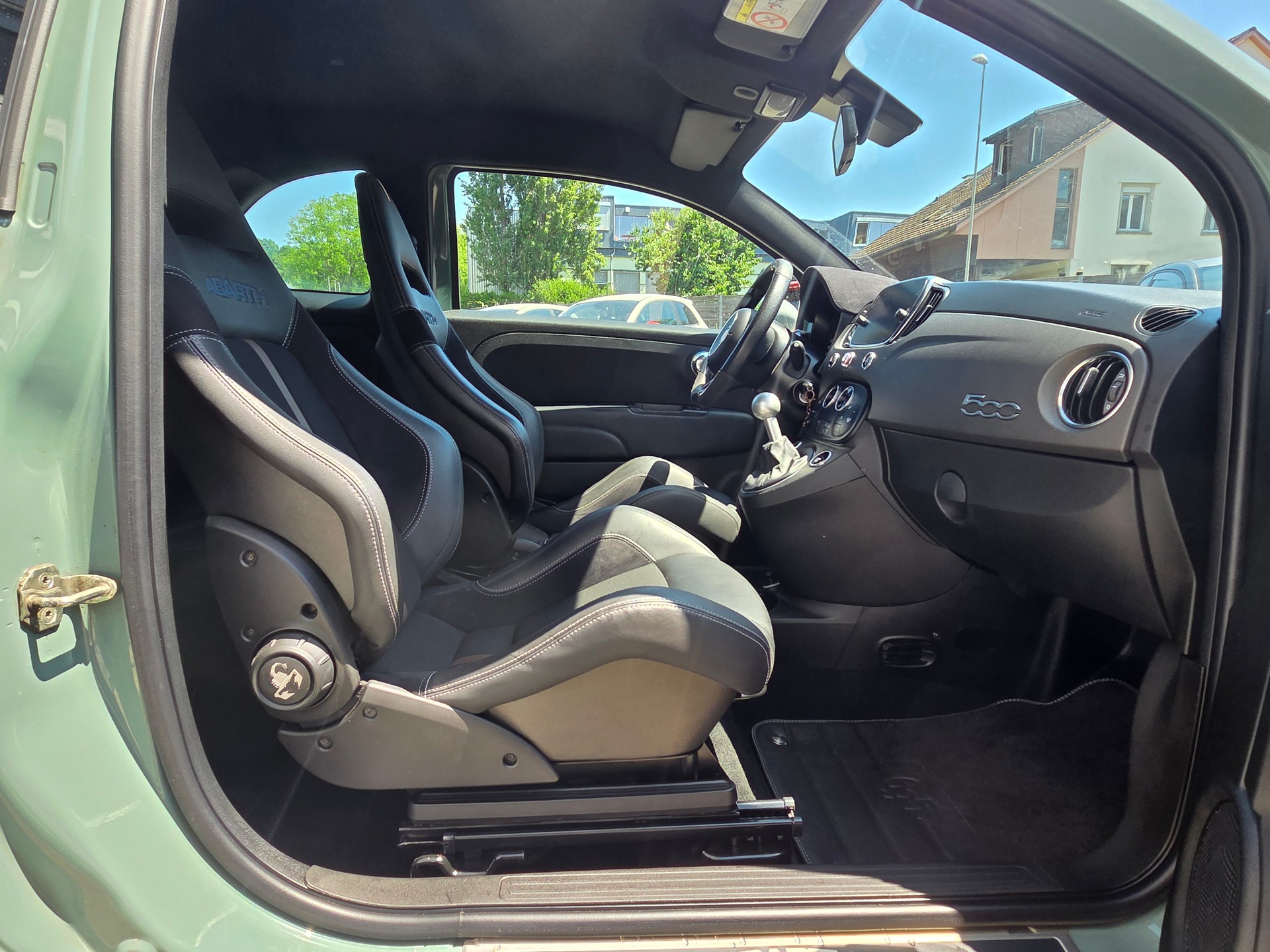 FIAT 695 1.4 16V Turbo Abarth 70 Anniversario-image-6