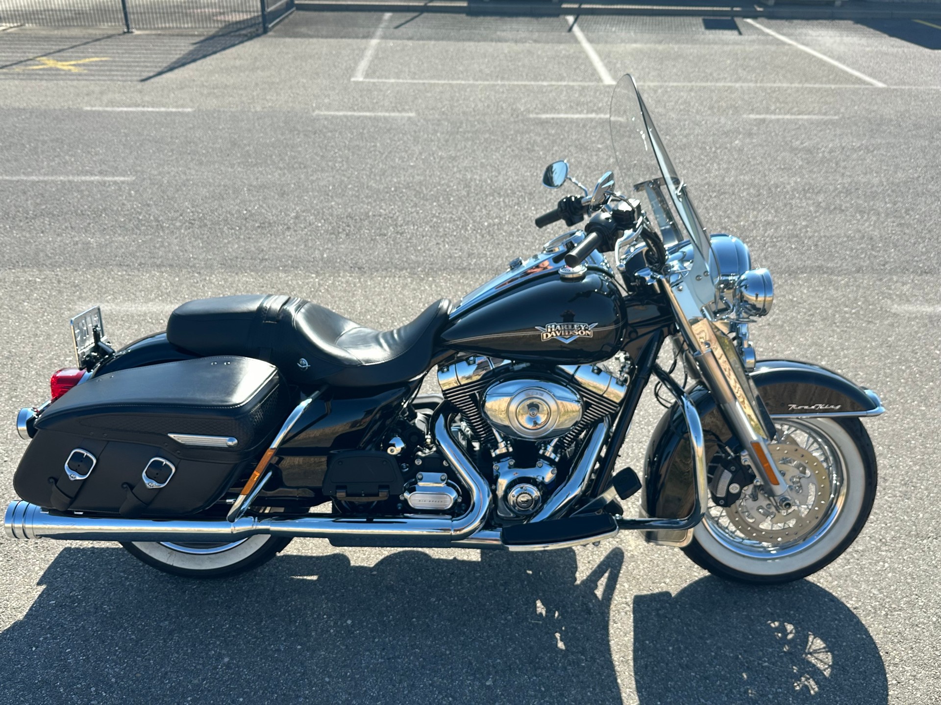 HARLEY-DAVIDSON FLHRC Road King Classic 103 ABS-showroom-element-1